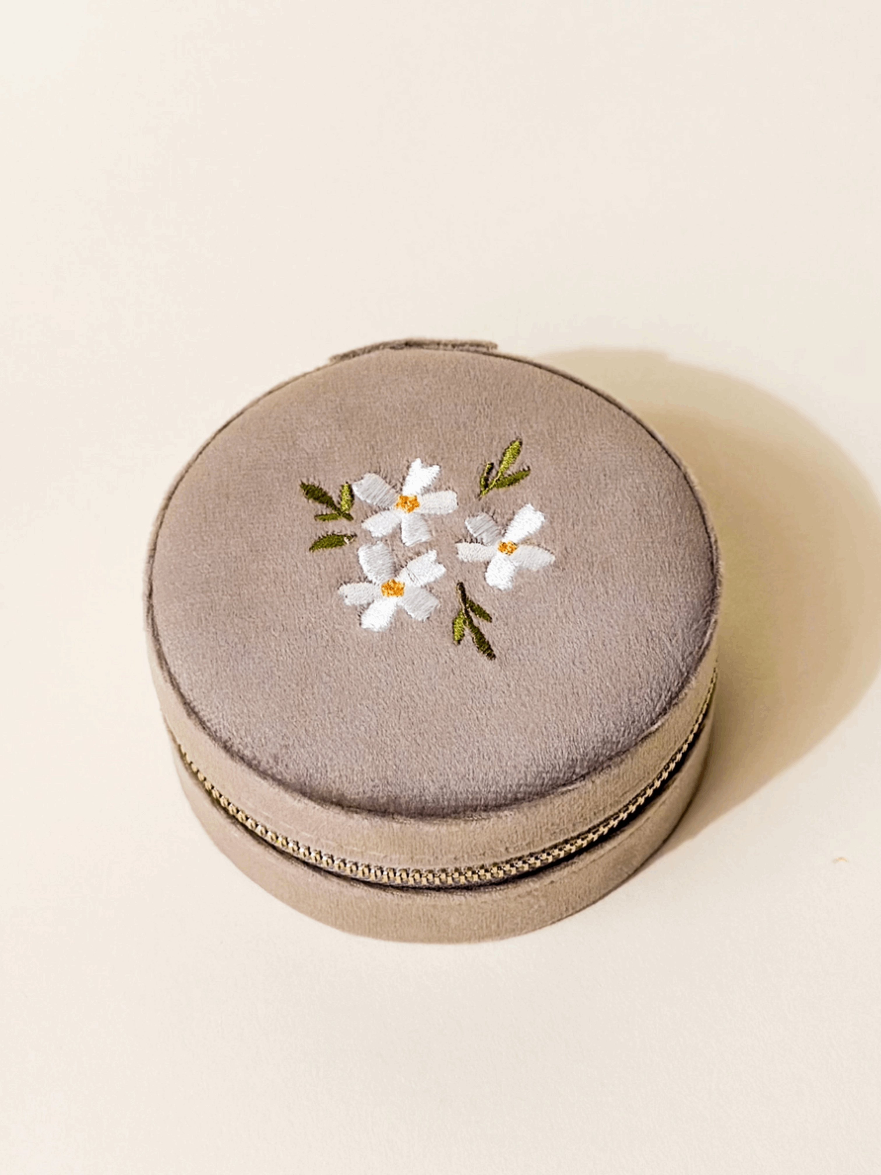 Floral Round Velvet Jewelry Case