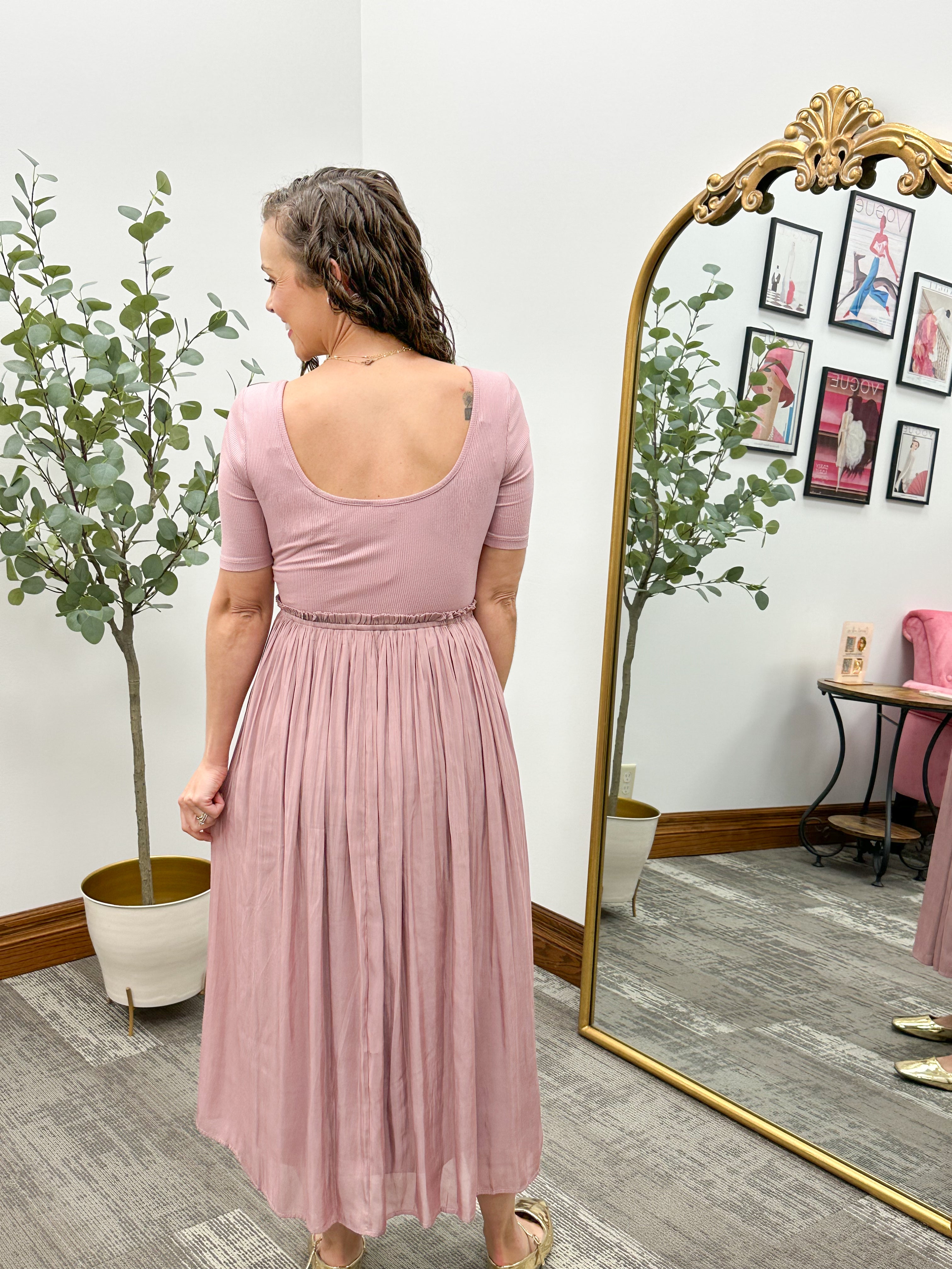 Mauve Short Sleeve Pleated Skirt Dress