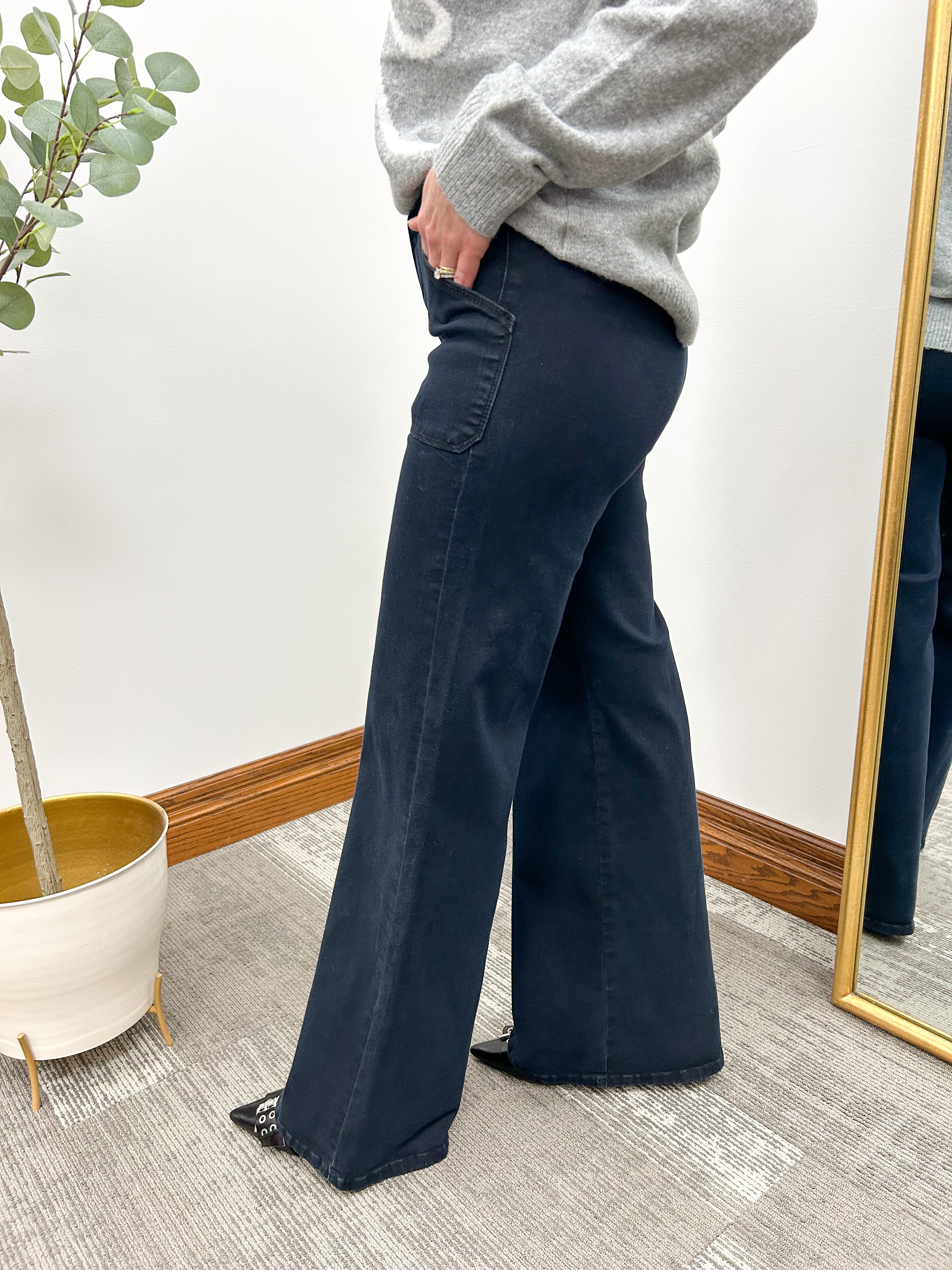 HR Wide Leg Flare Patch Pocket Jeans