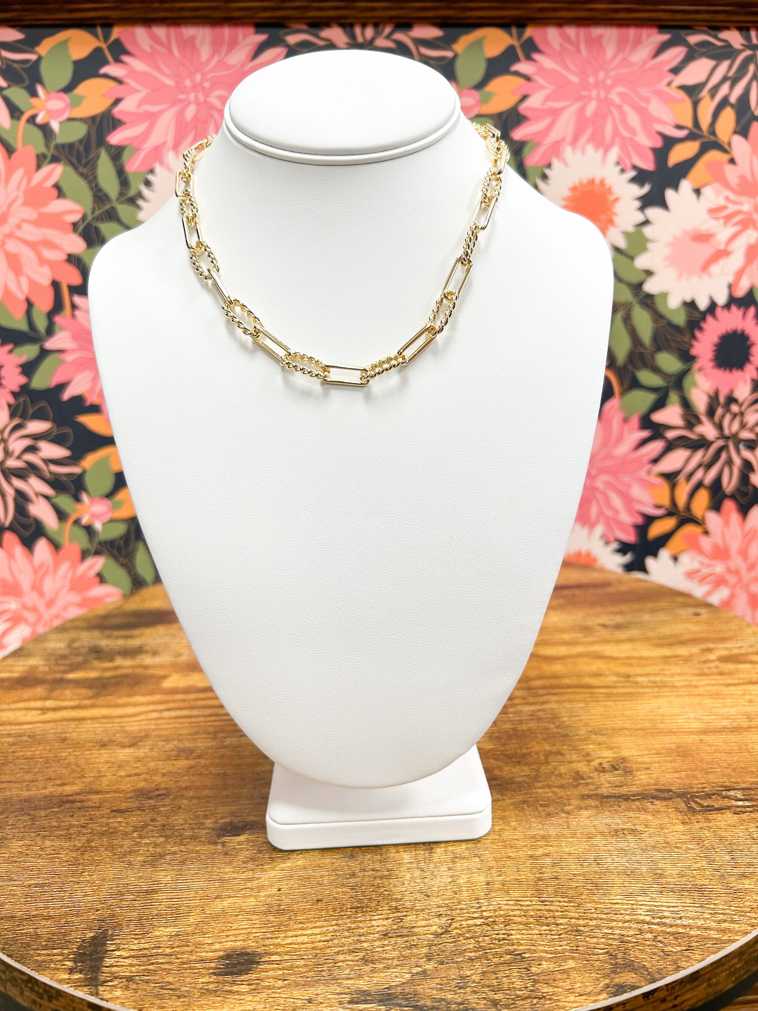 Textured Mixed Oval Chain Necklace