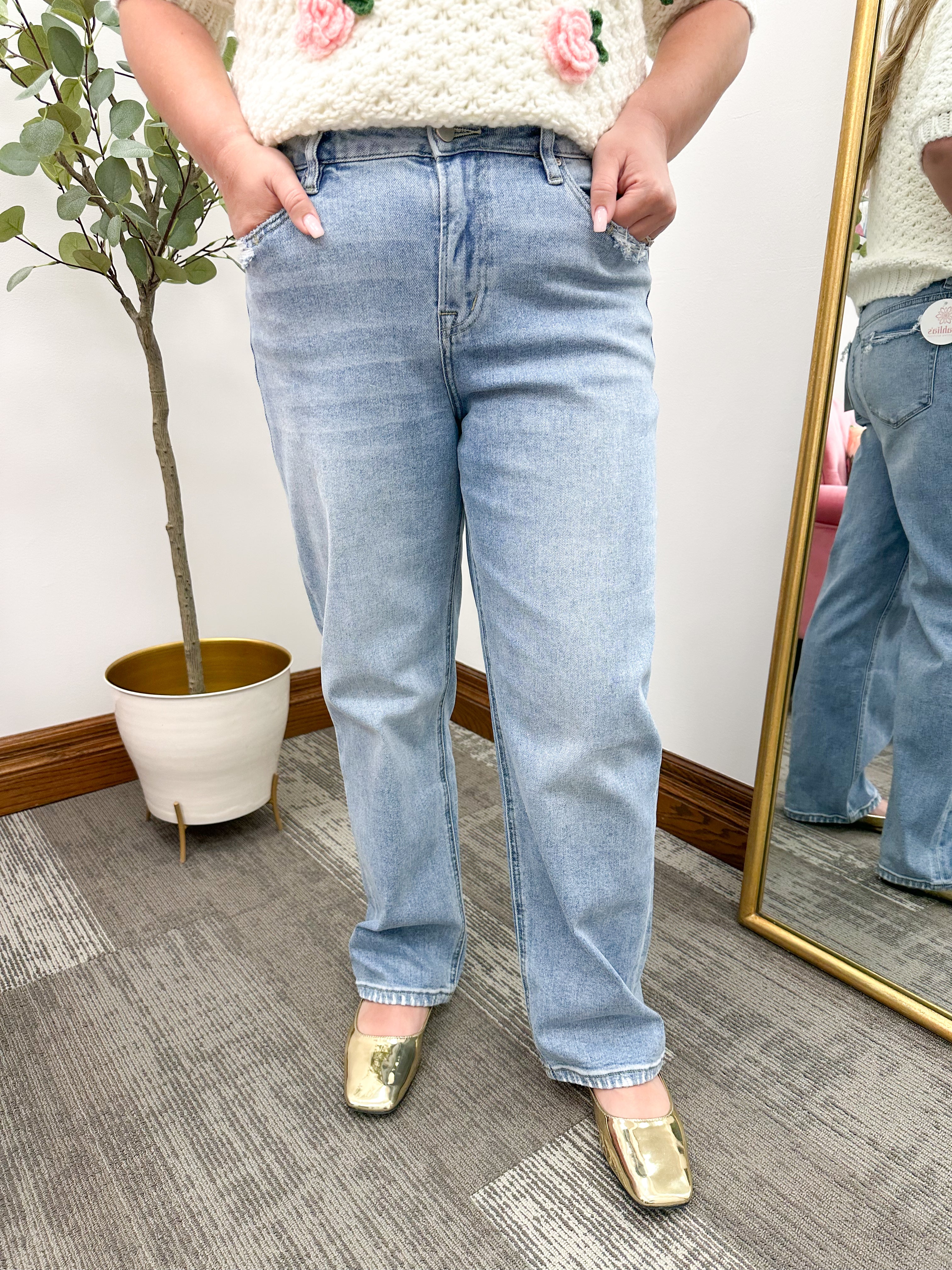 Lora HR Baggy Straight Jeans
