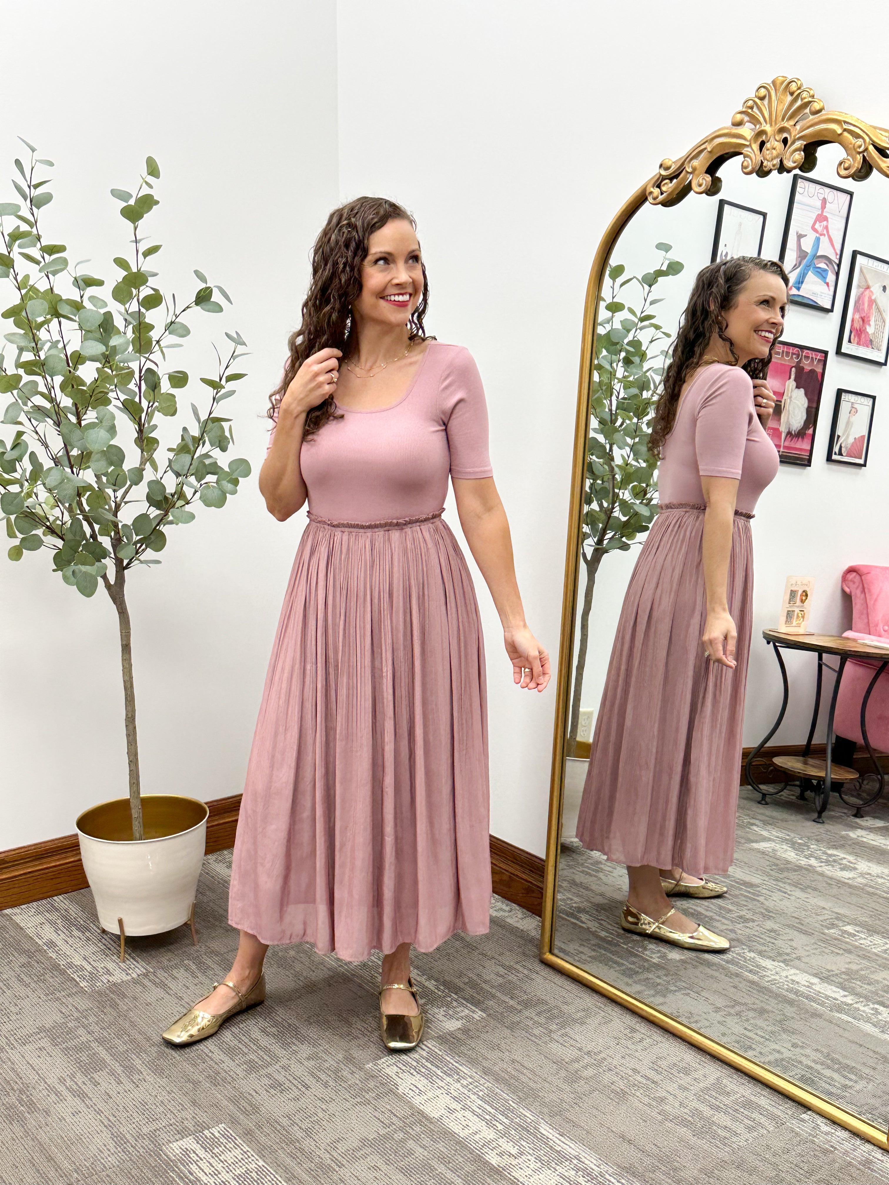 Mauve Short Sleeve Pleated Skirt Dress