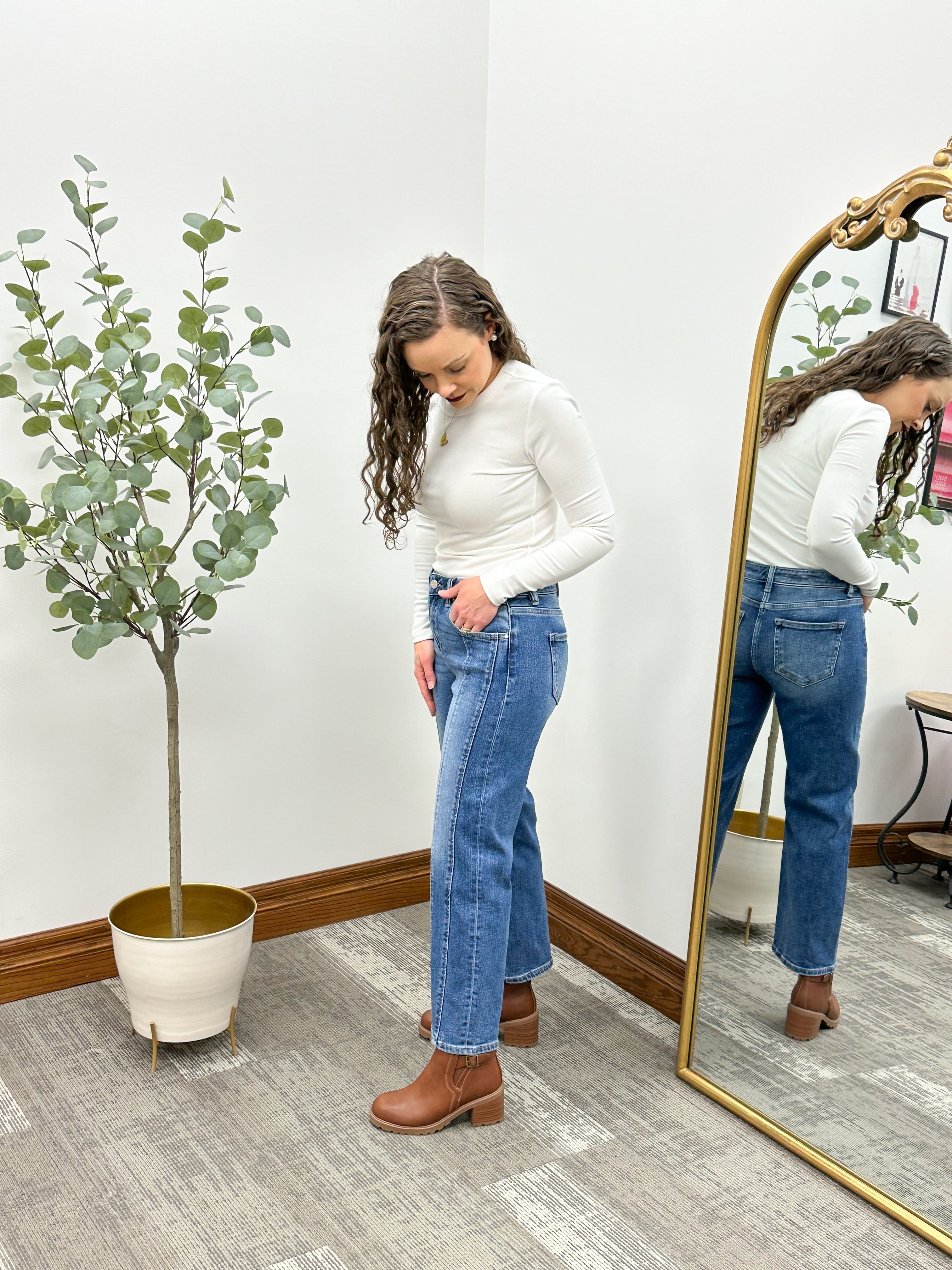 Dark Wash High Rise Crop Straight Jeans