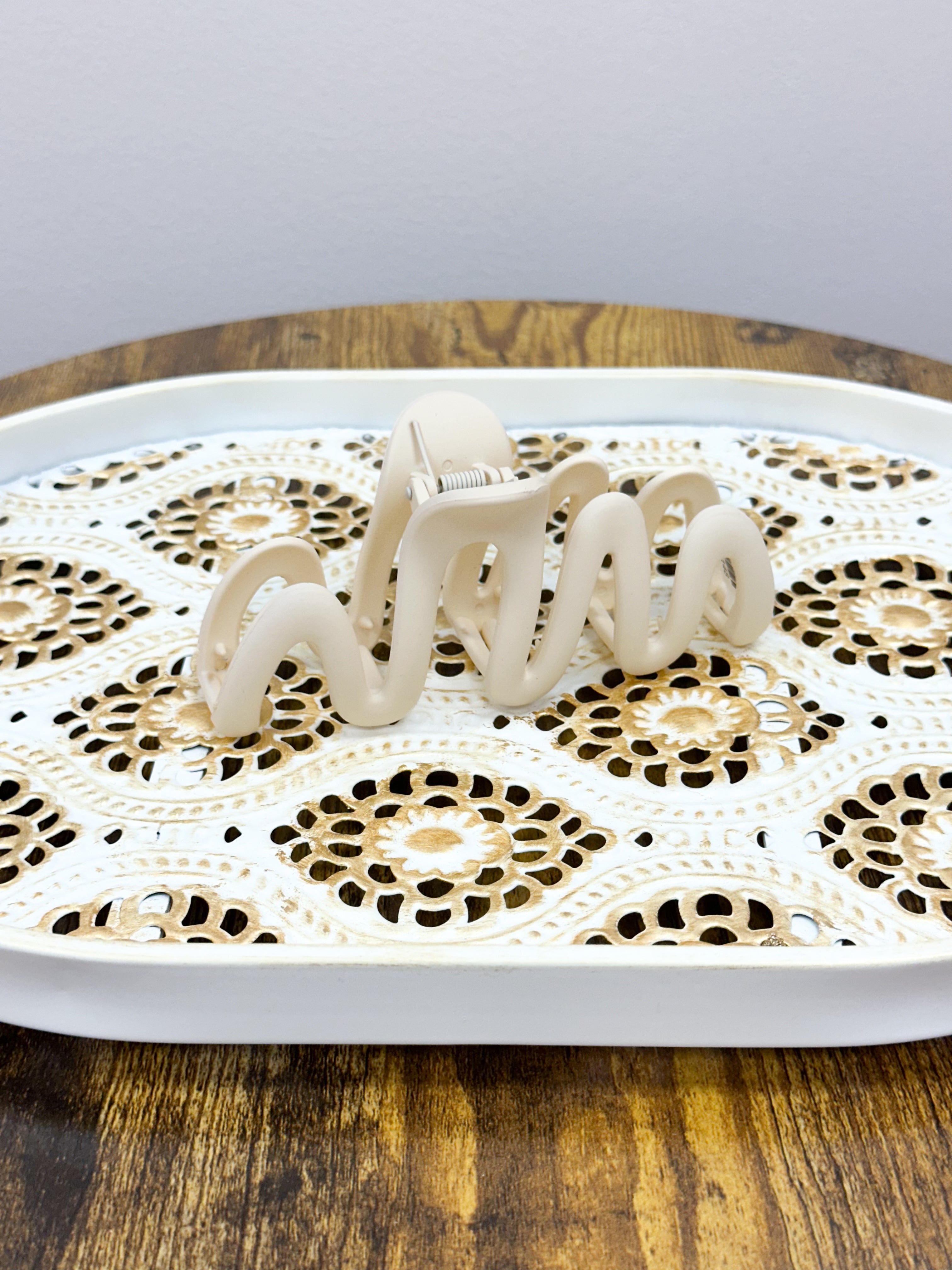 Large Wavy Claw Clip