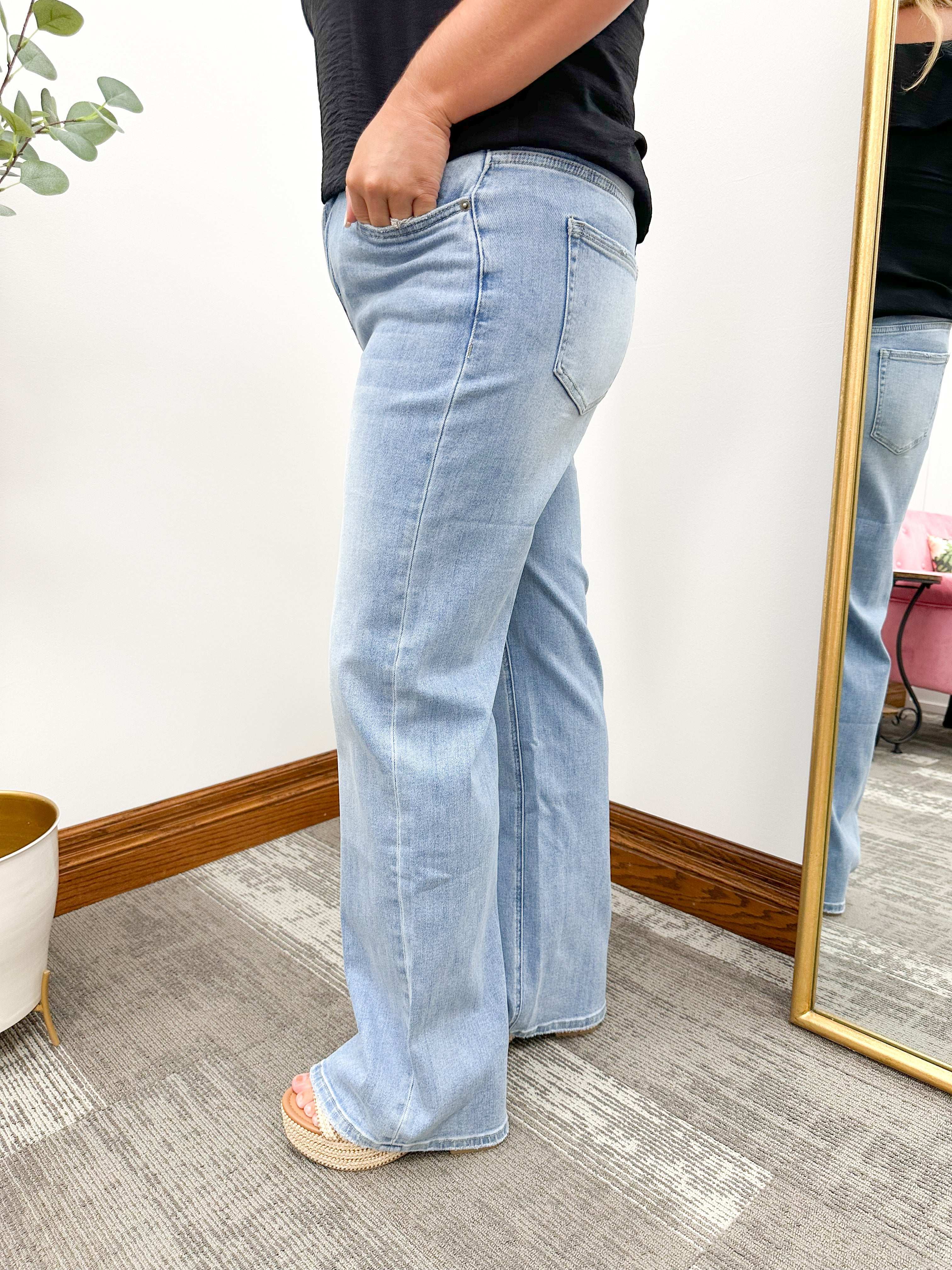 Super HR Straight Leg Loose Fit Jeans