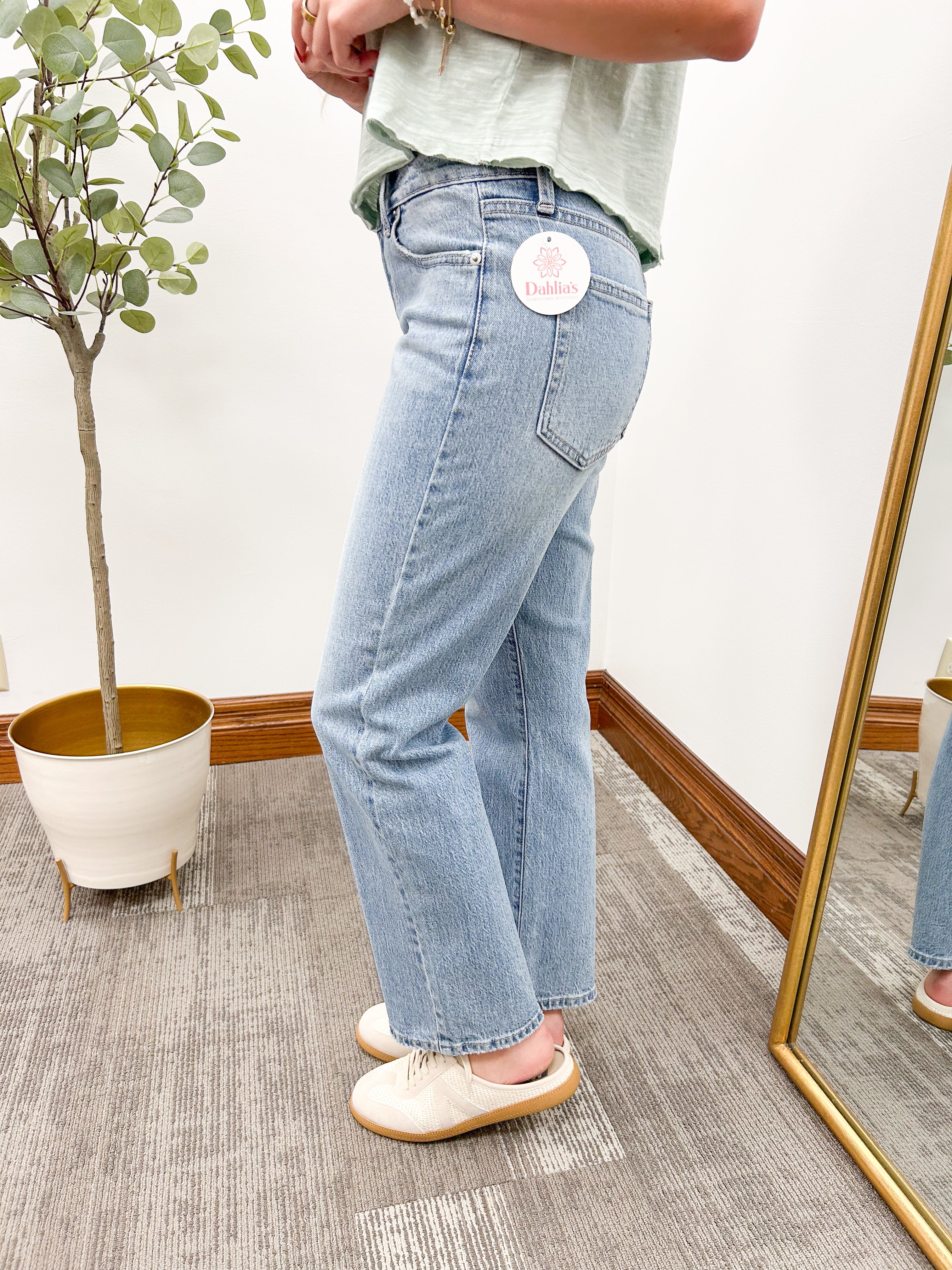 Relaxed Straight Fit Jeans