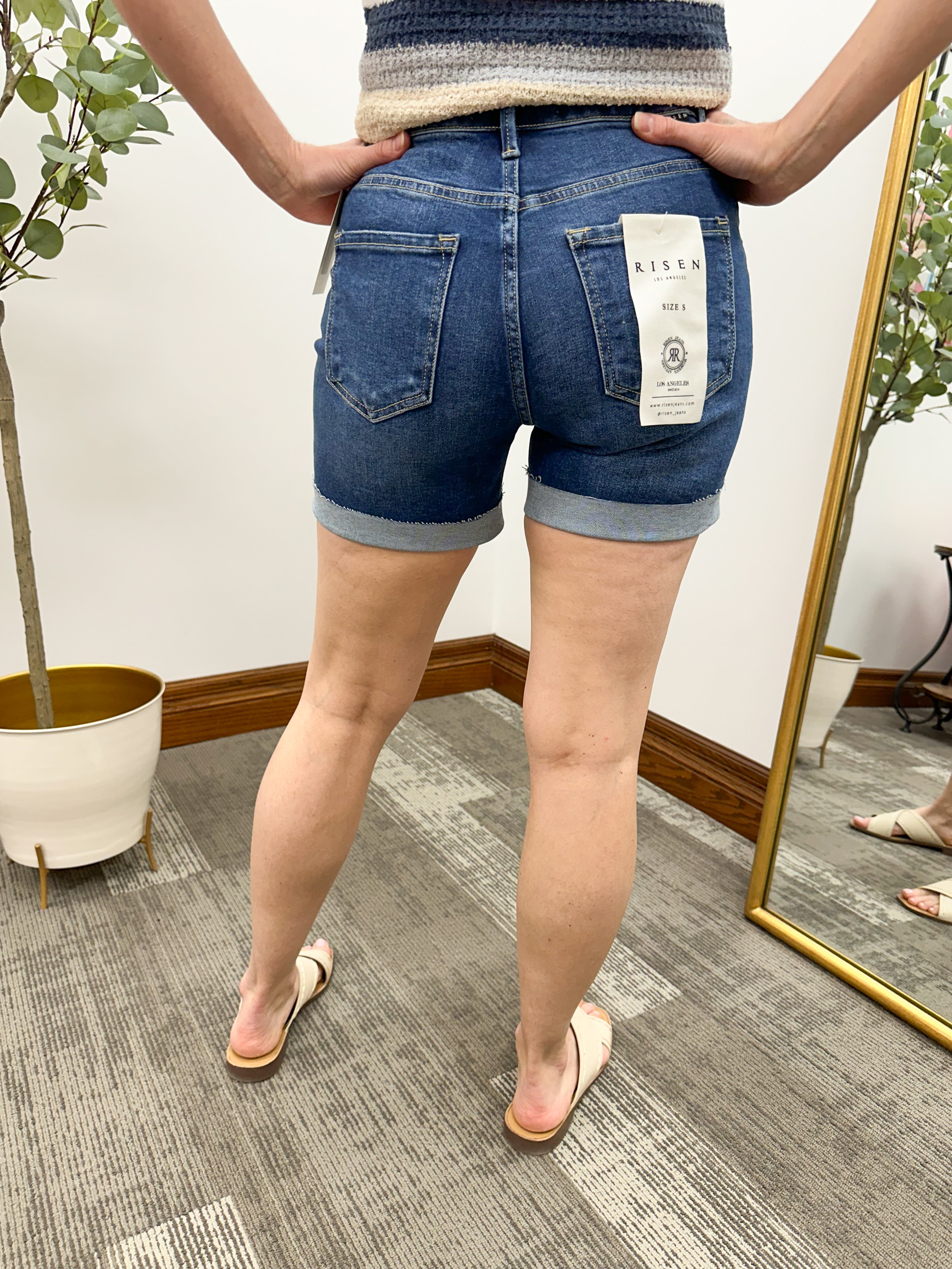 Cindy HR Dark Wash Shorts