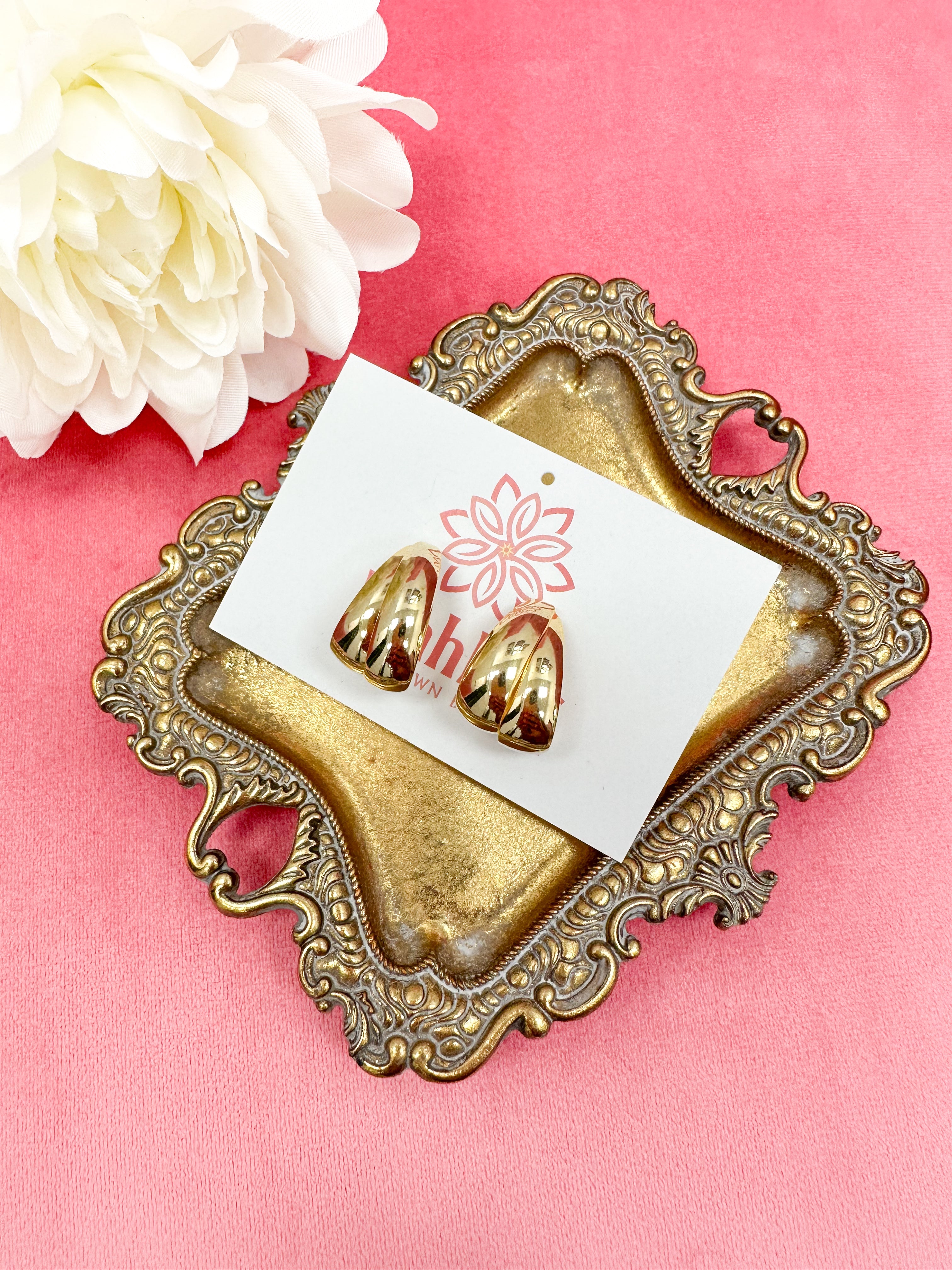 Chunky Folded Curve Stud Earrings
