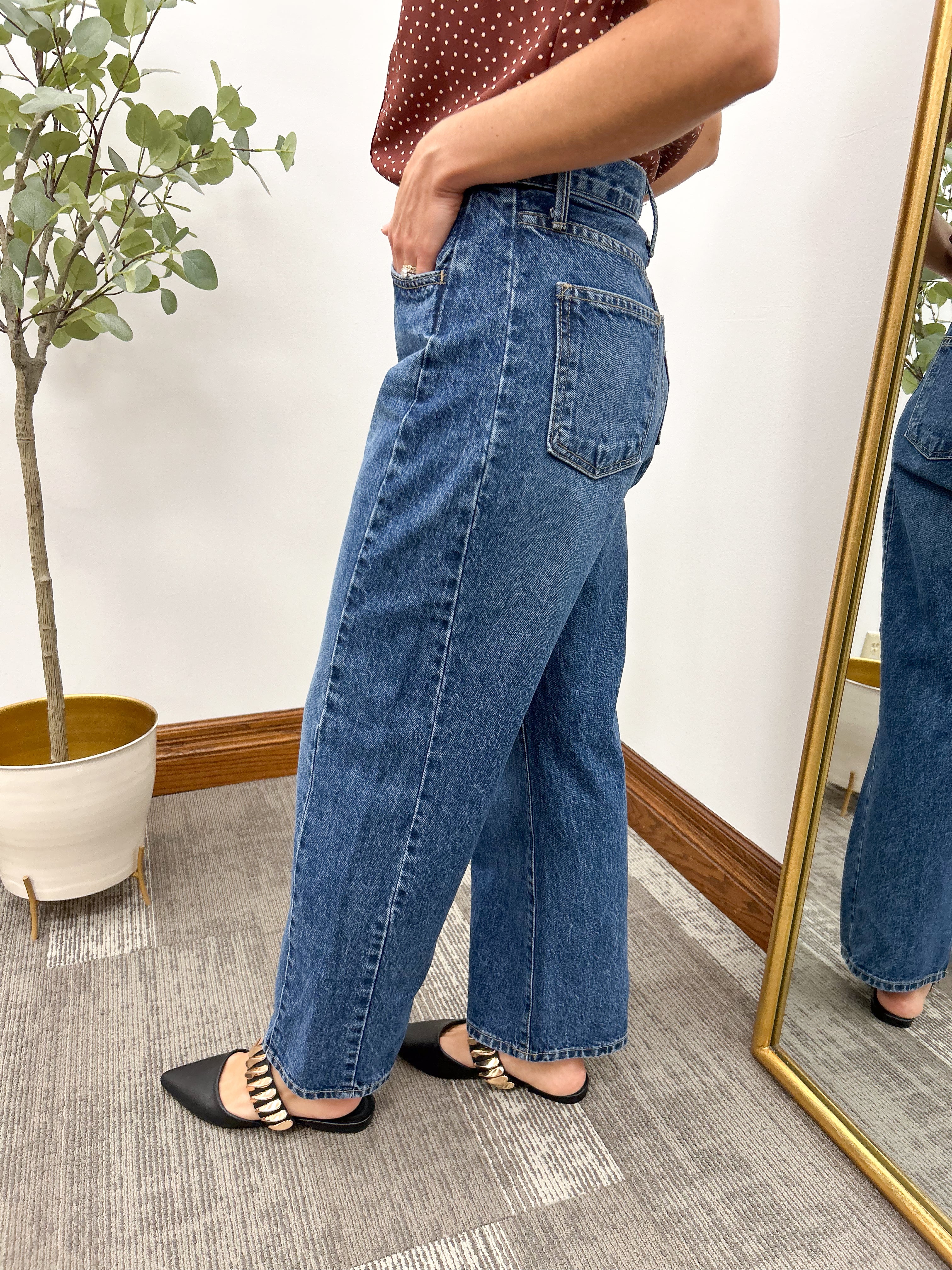 Dark Wash HR Barrel Twist Jeans