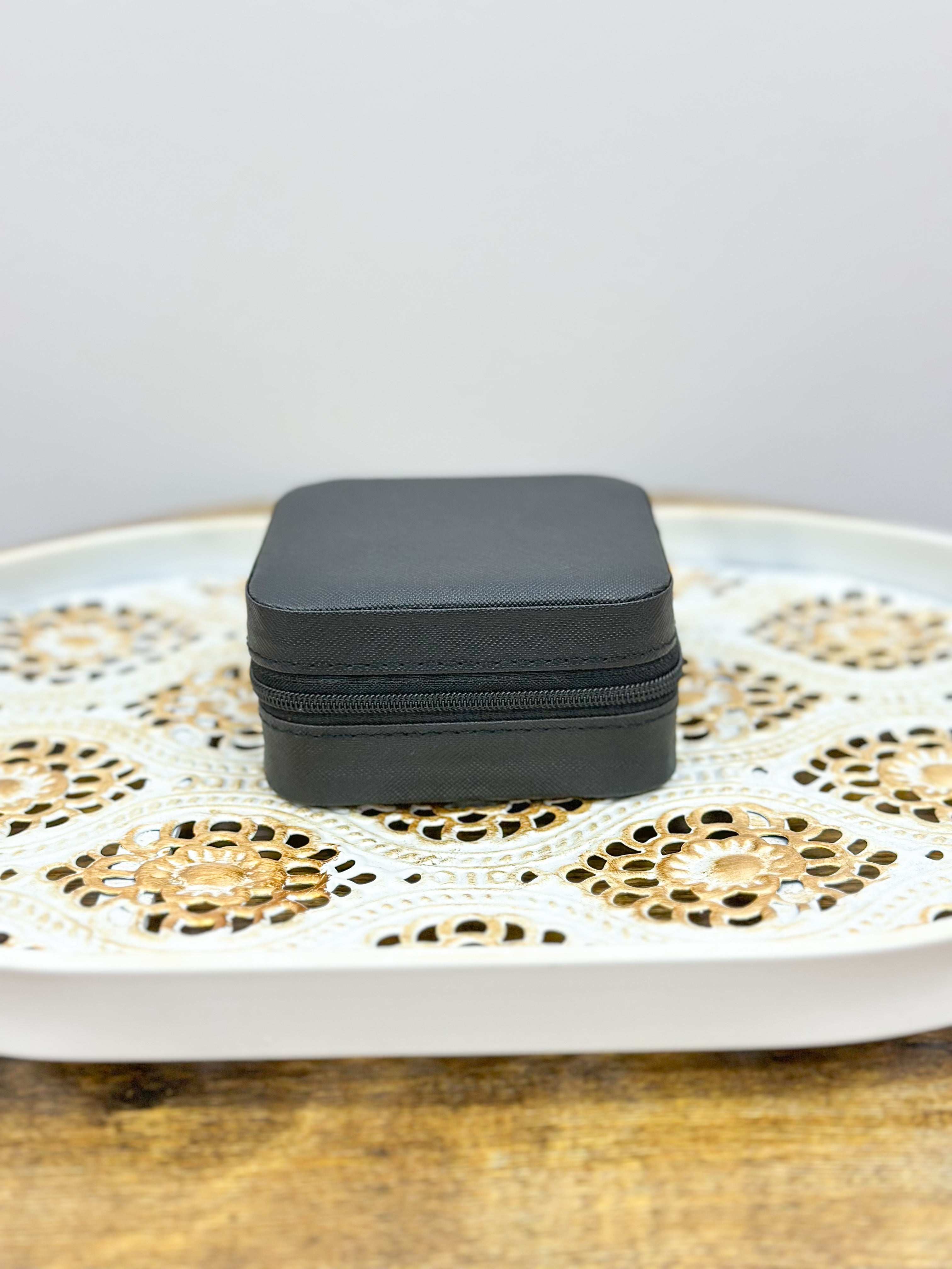 Black Travel jewelry storage box.