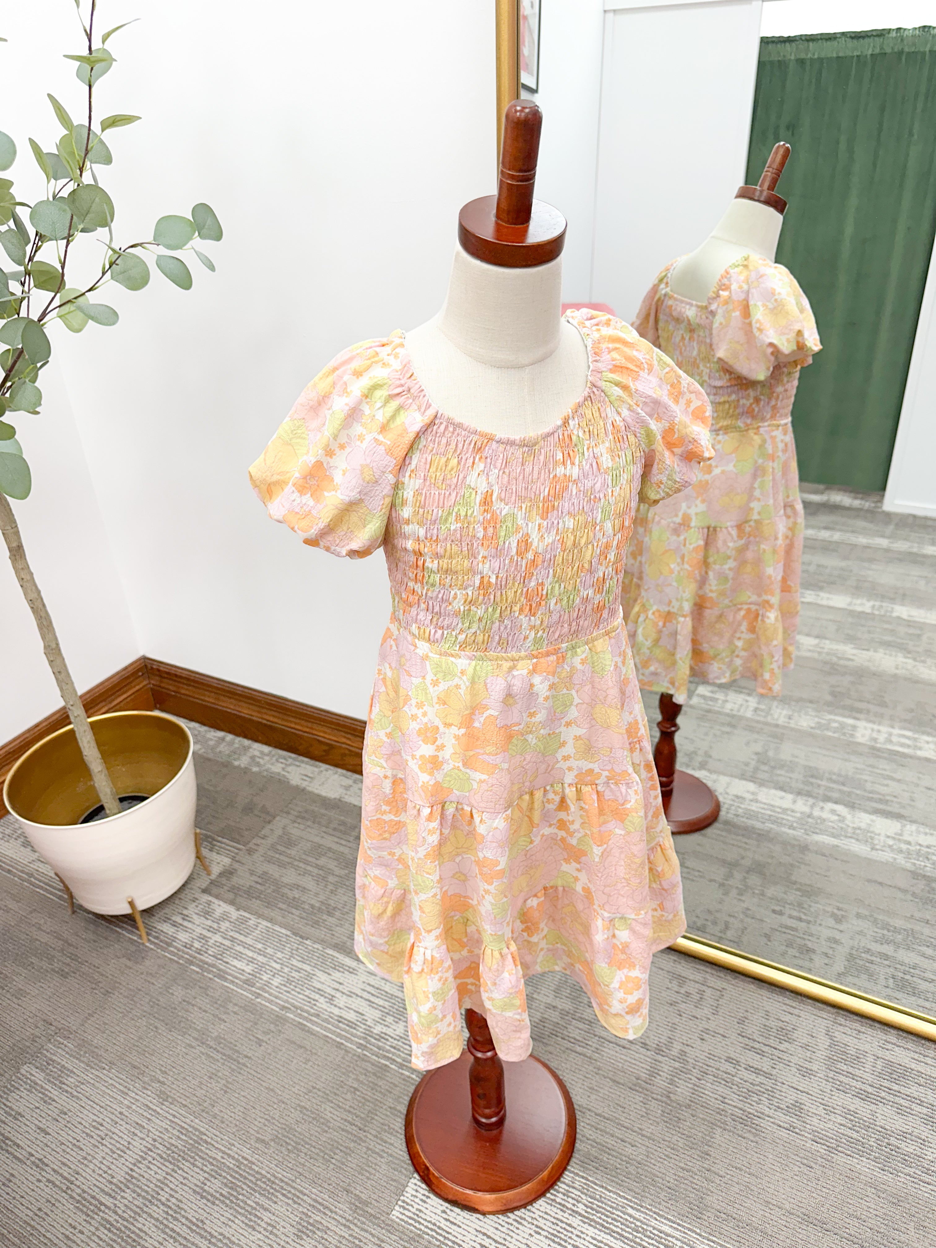 Girls Textured Floral Smocked Puff Sleeve Dress