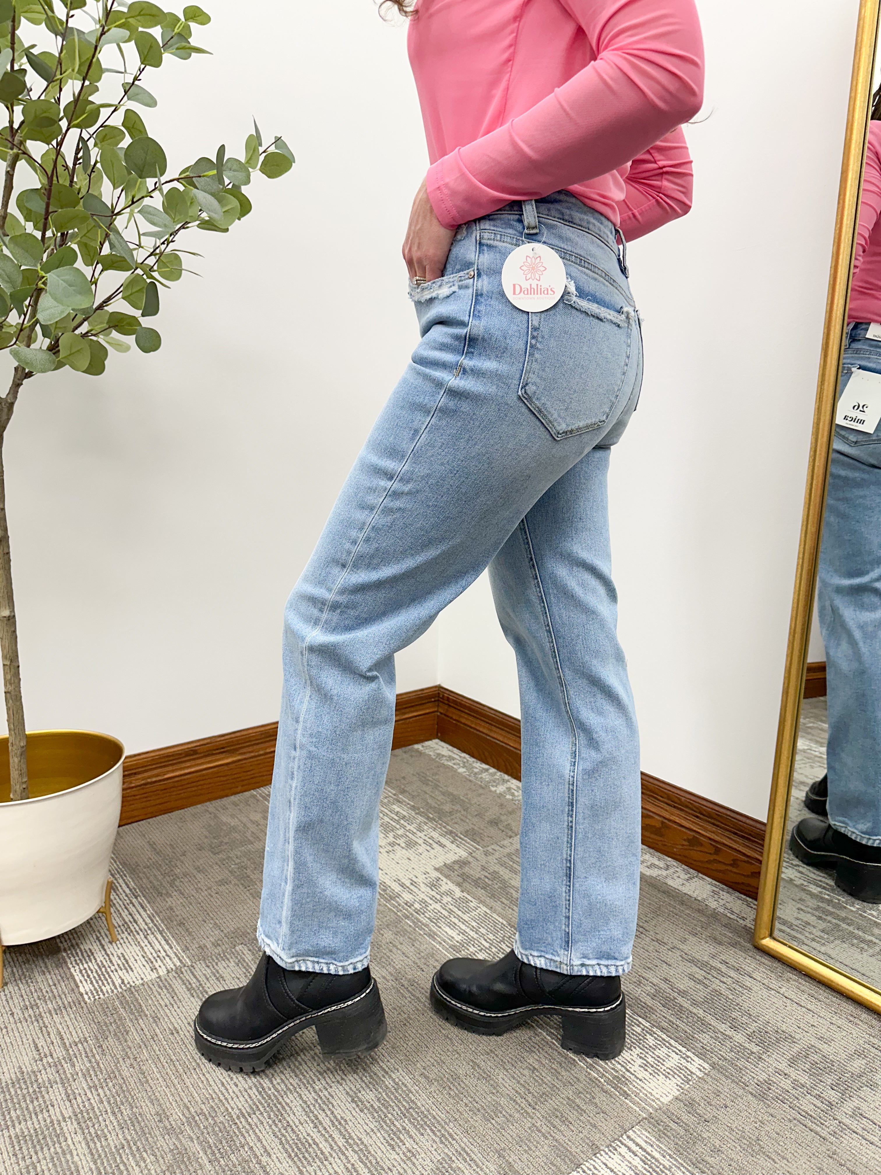 Lora HR Baggy Straight Jeans