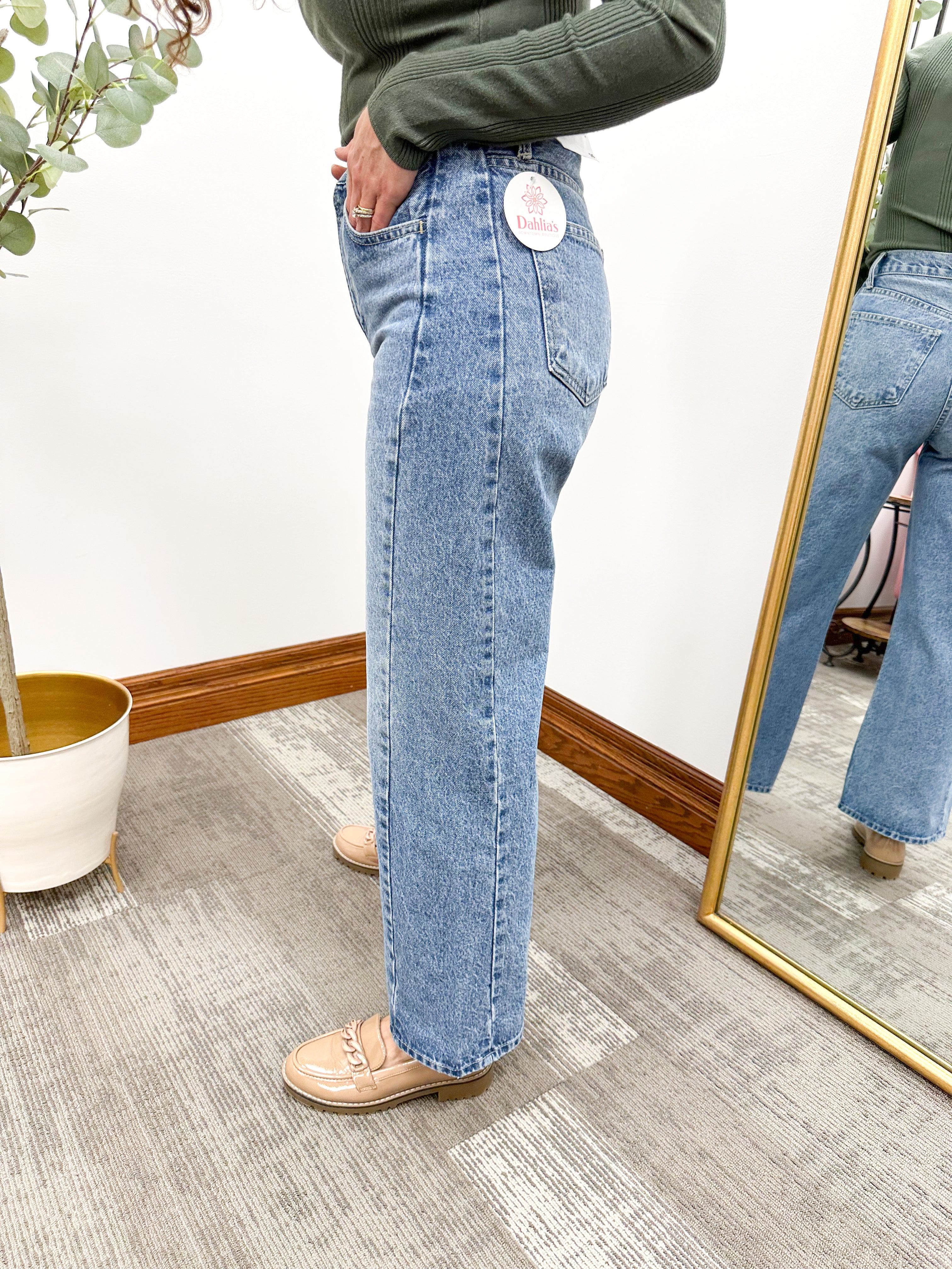 Medium Wash HR Barrel Twist Jeans