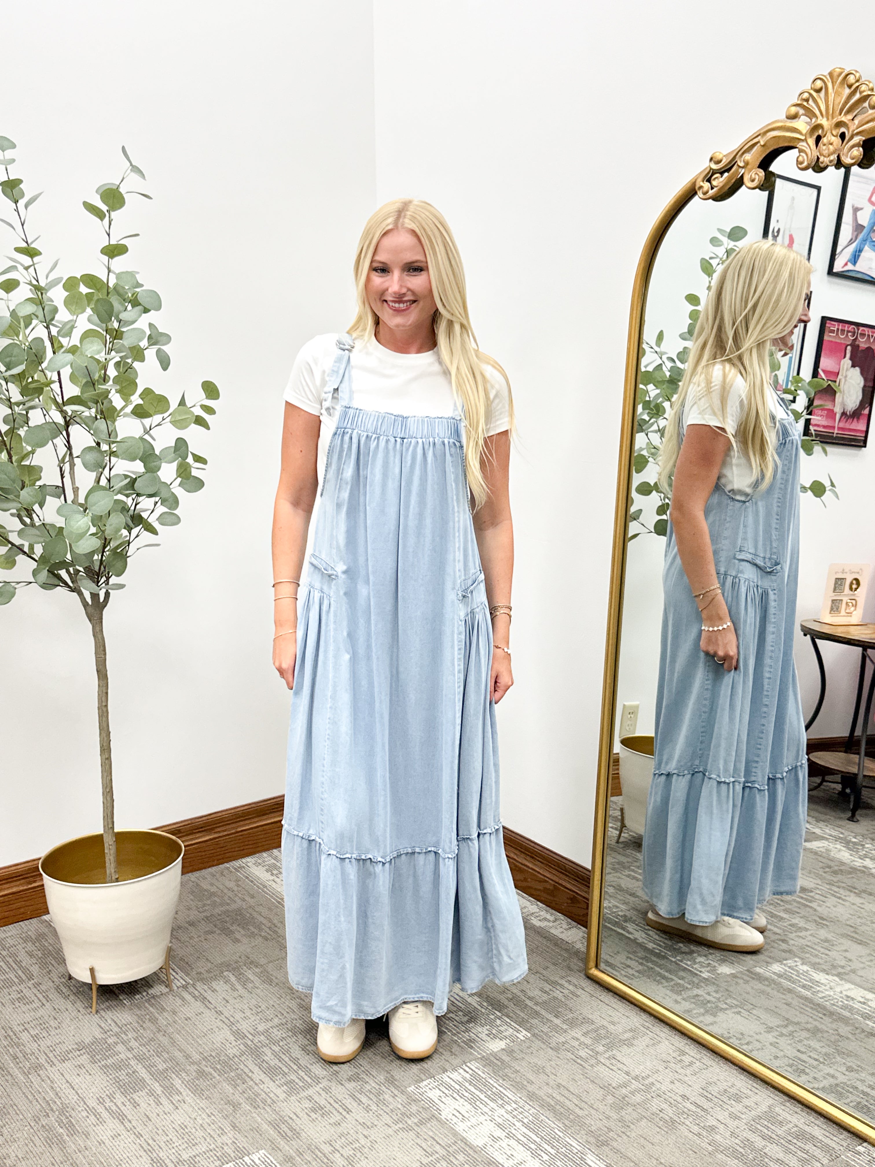 Denim maxi dress, long flowy dress, senior pictures outfit, family pictures outfit