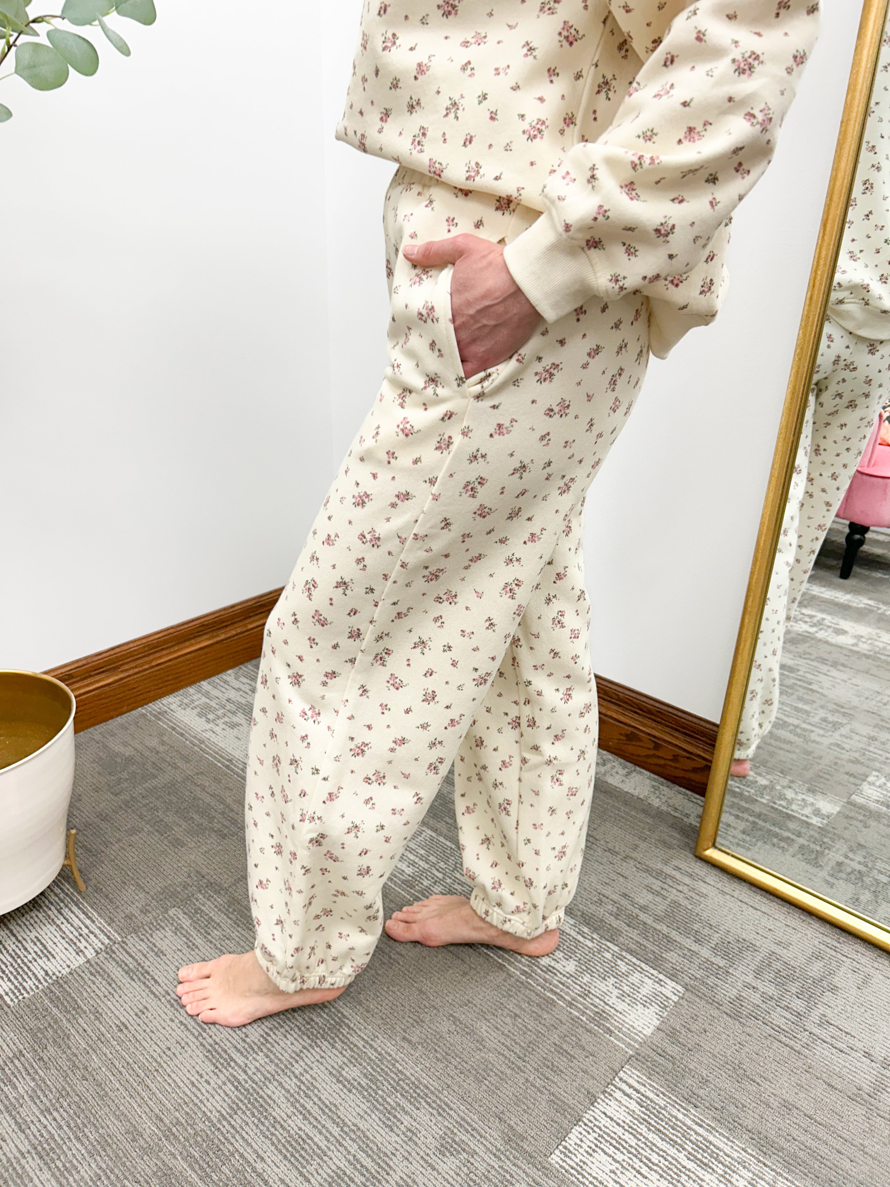 Cream & Floral Jogger Sweatpants