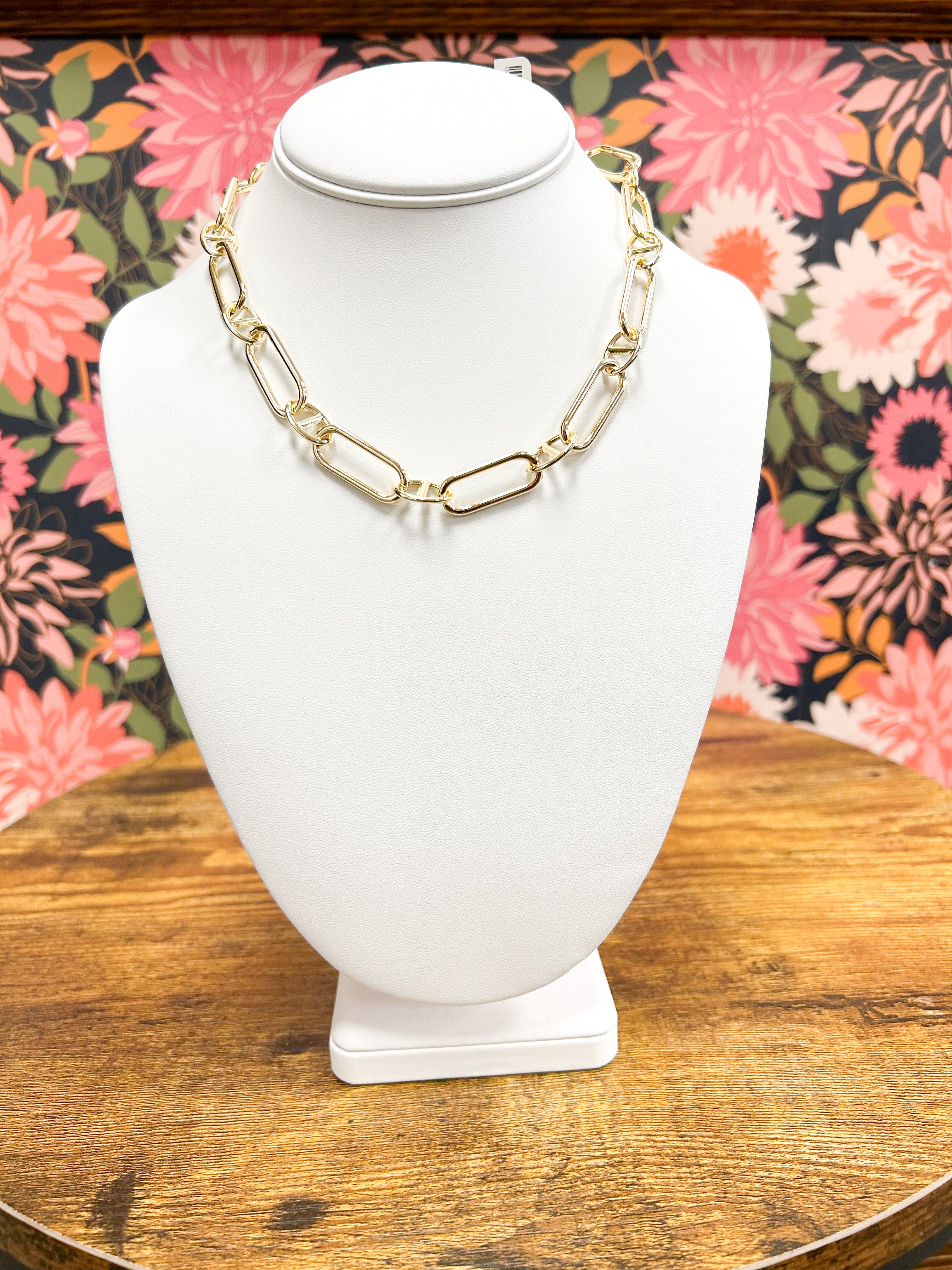 Gold Oval Chain Link Necklace