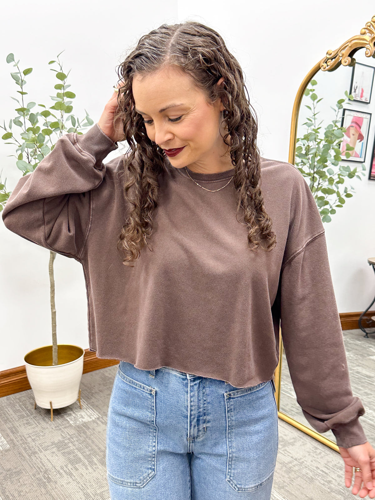 Brown cropped sweatshirt