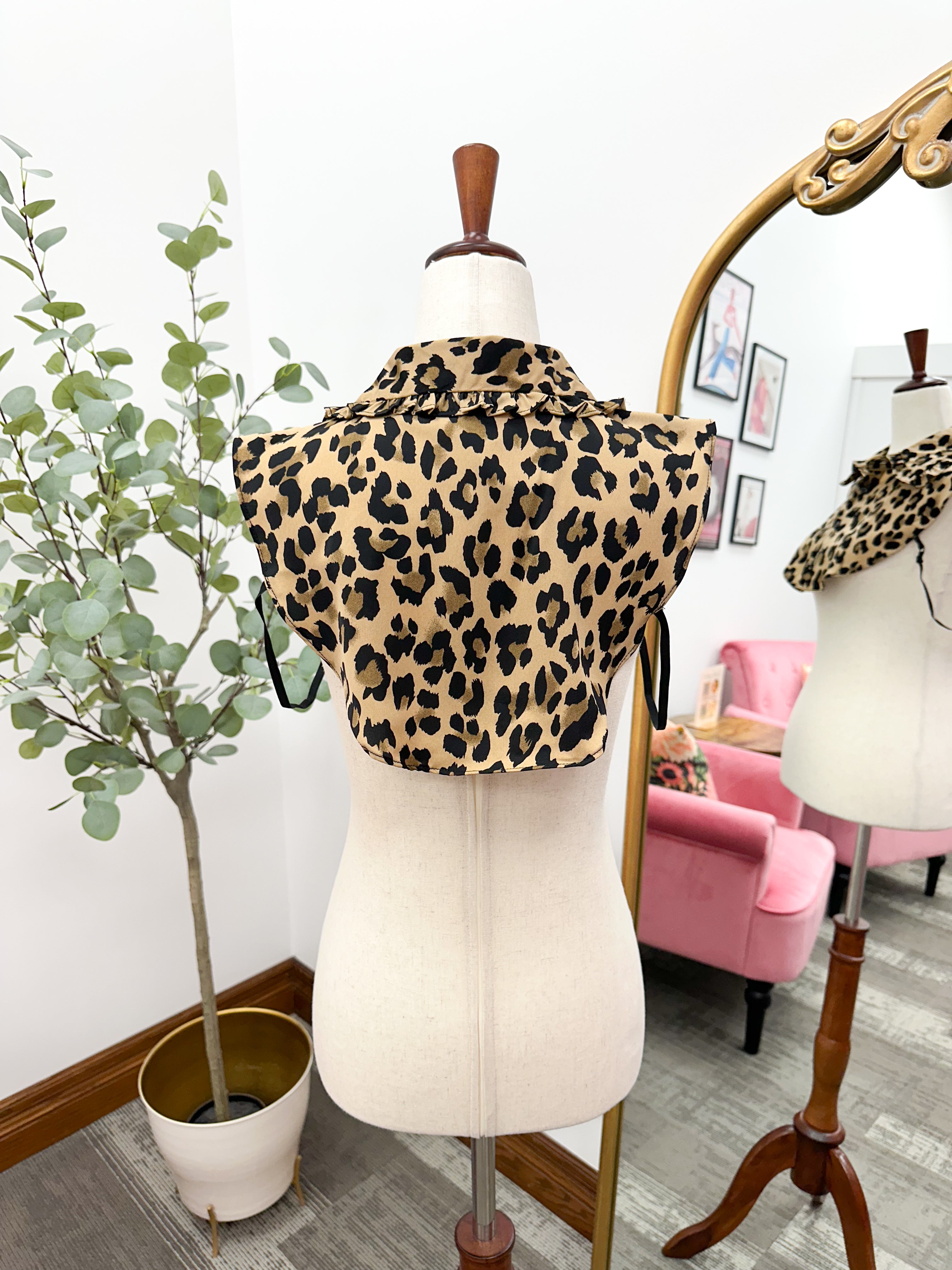 Women's Faux Collar
