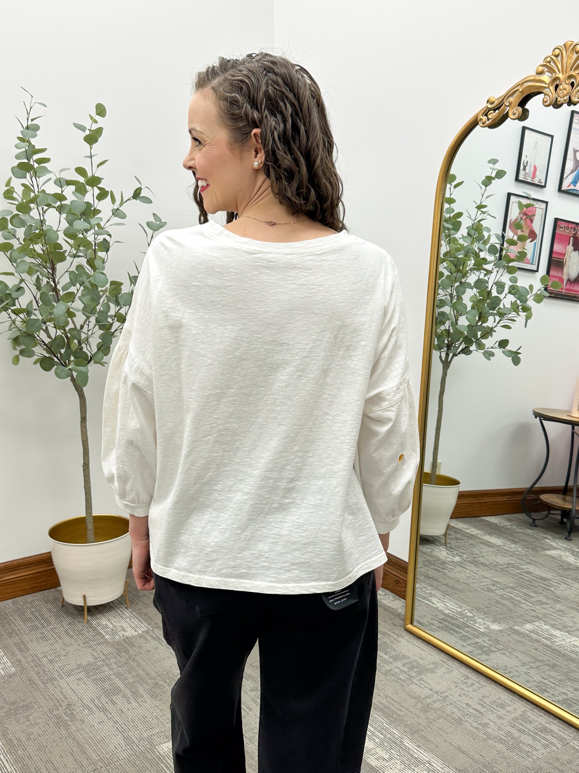 Daisy Embroidered 3/4 Sleeve Top