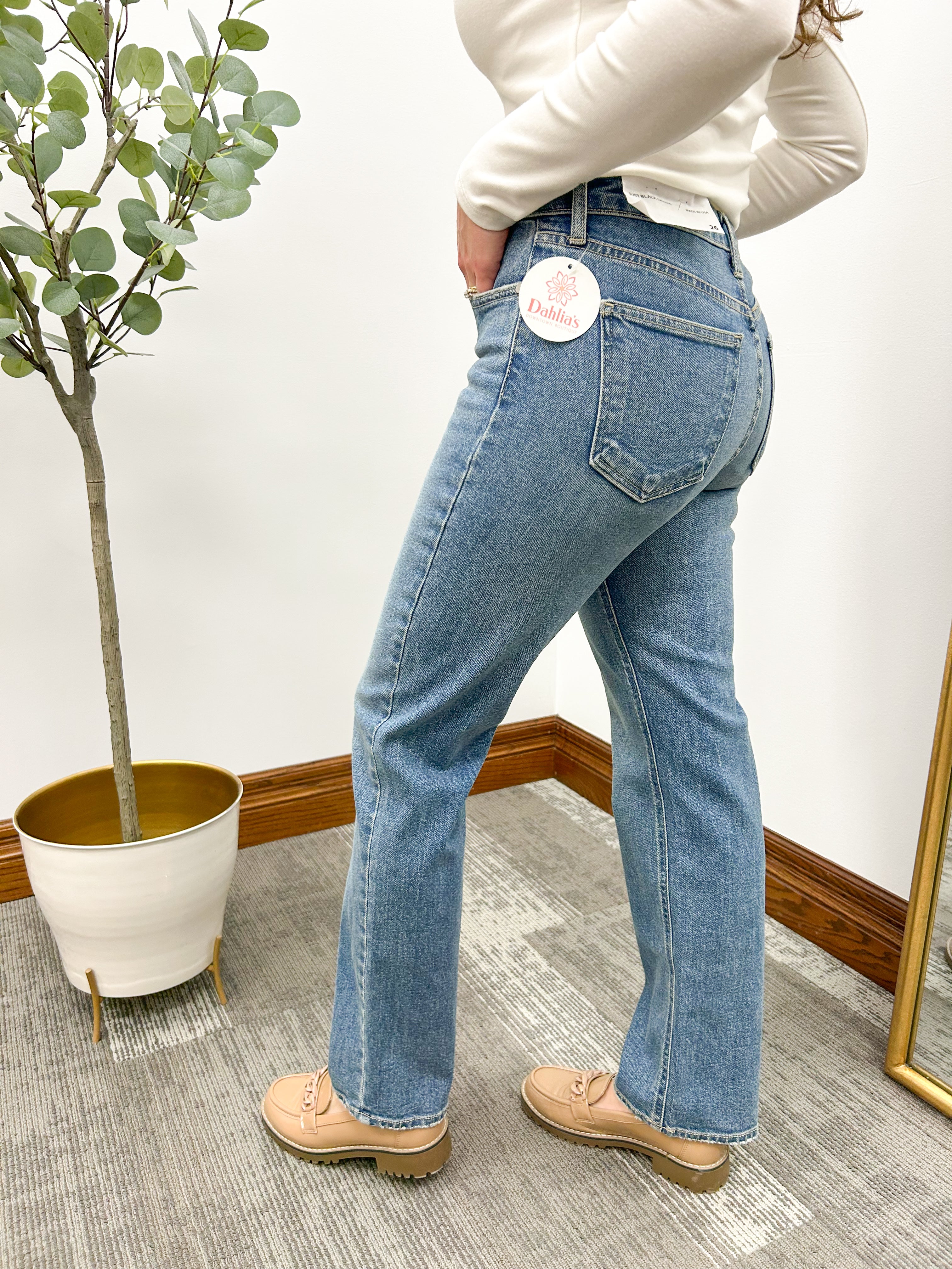 Medium Wash MR Straight Leg Jeans