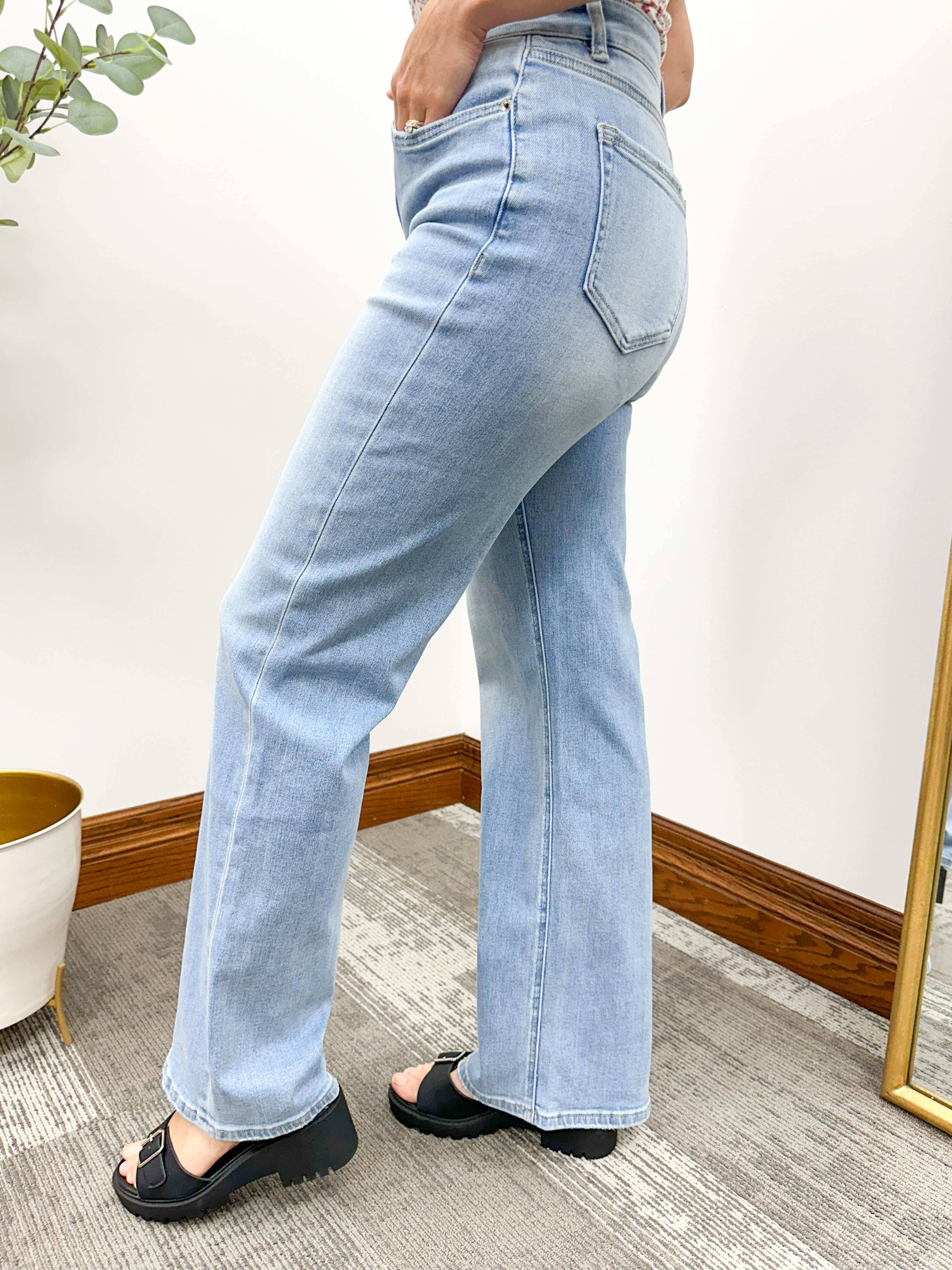 Super HR Straight Leg Loose Fit Jeans