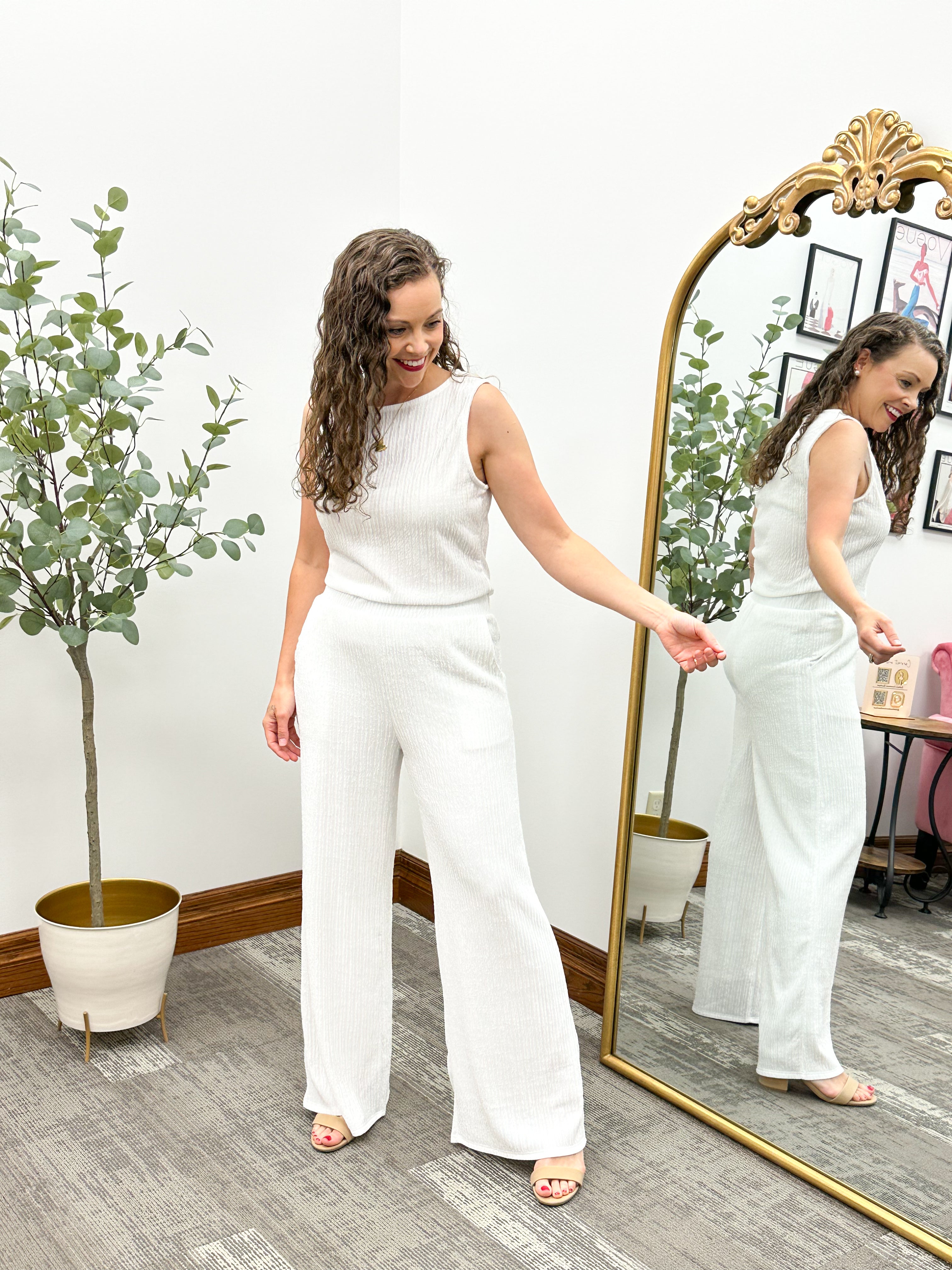 White Textured Tank Top & Pant Set