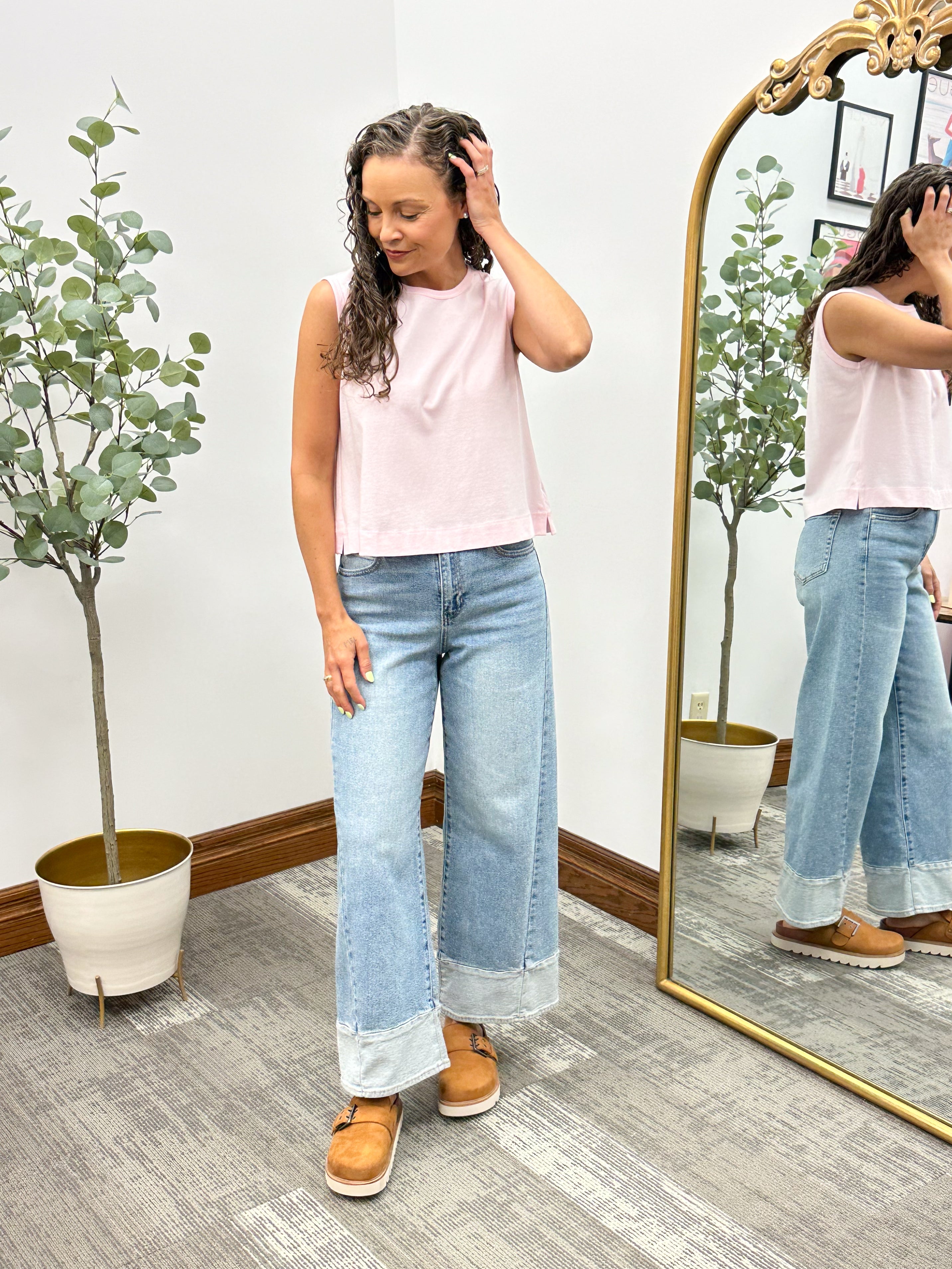 Light Wash Toned Hem Seam MR Wide Leg Jeans