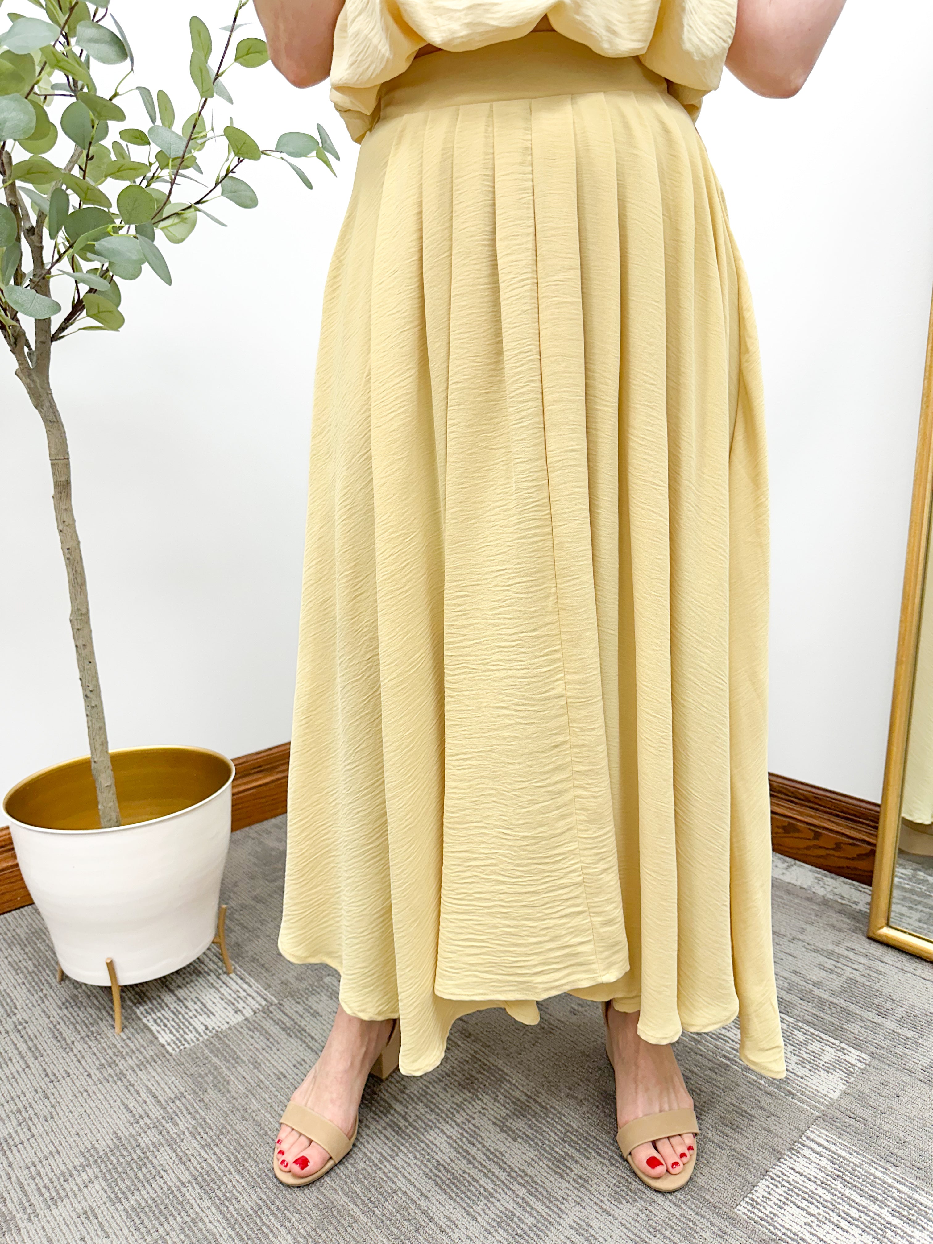 Butter yellow Pleated Midi Skirt