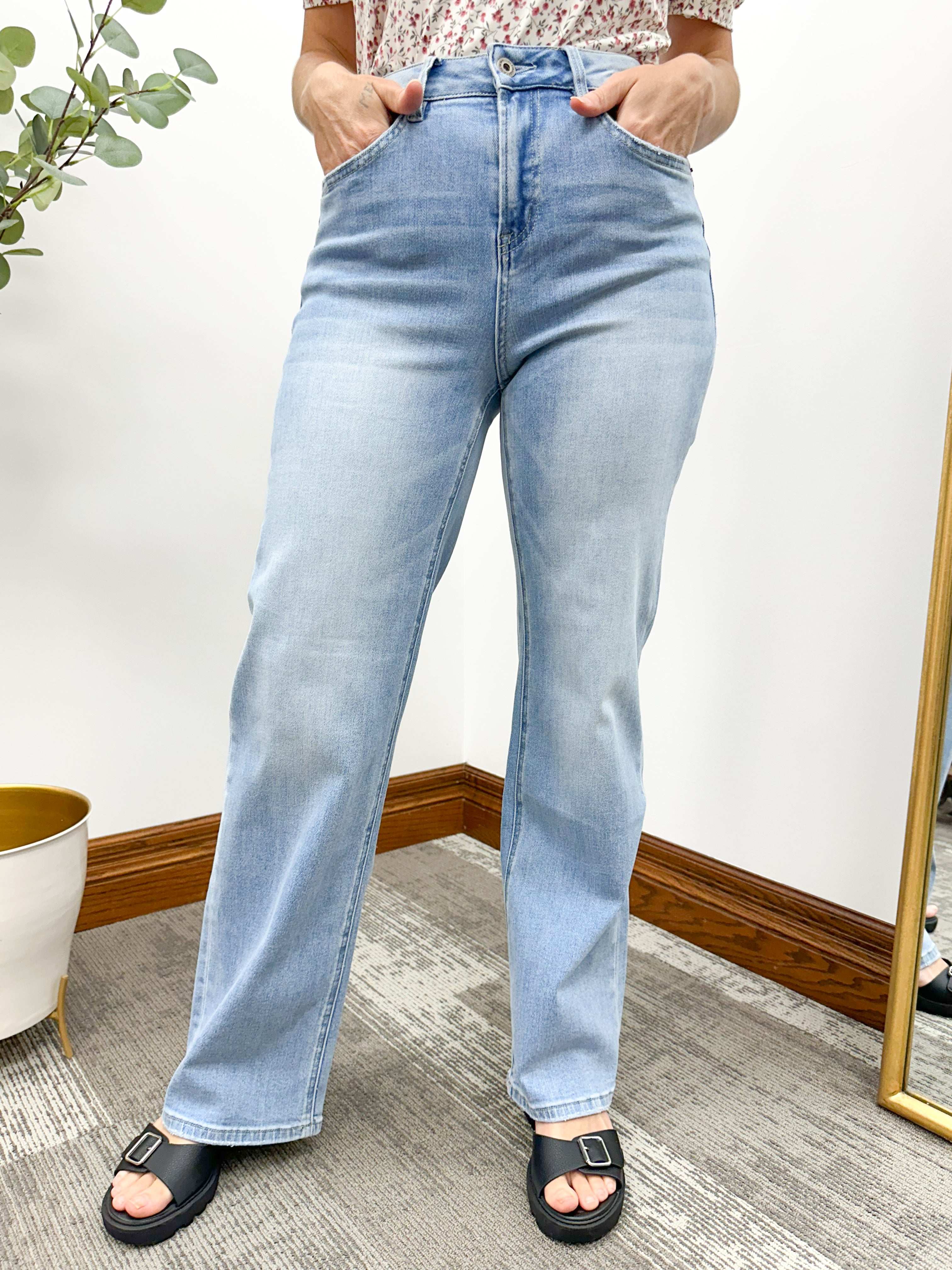 Super HR Straight Leg Loose Fit Jeans