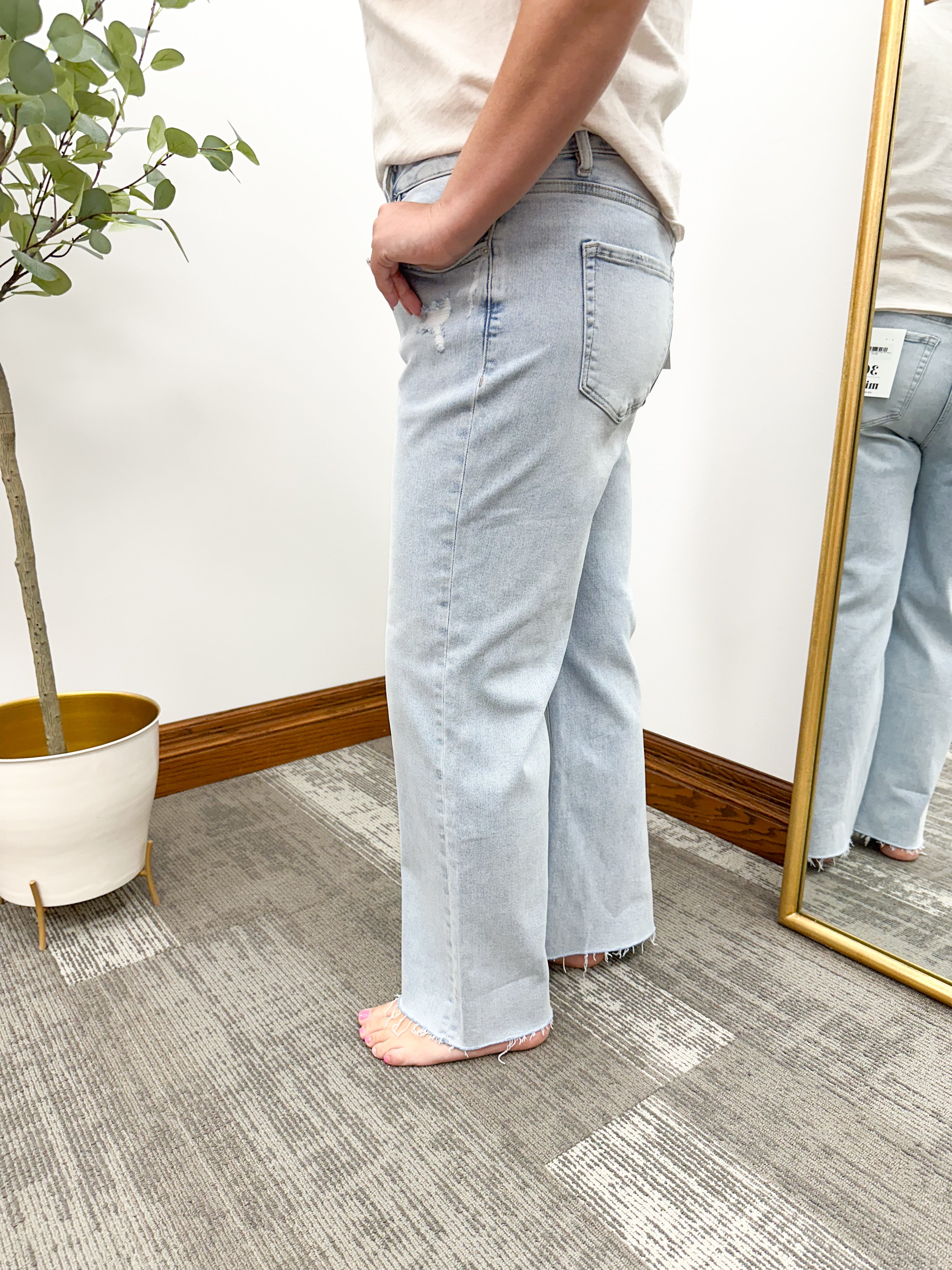 Super HR Light Wash Wide Leg Jeans
