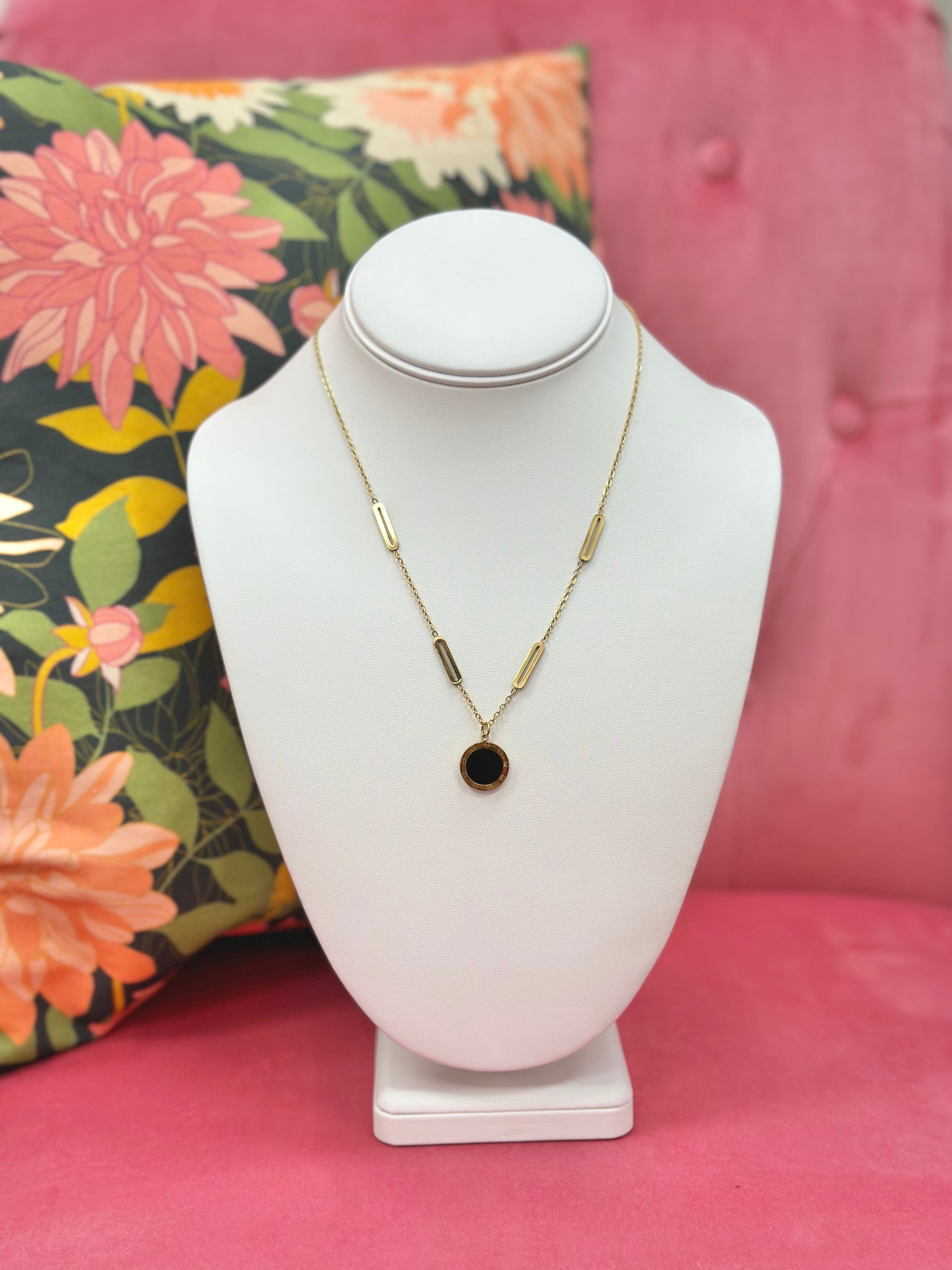 Black & Gold Pendant Necklace