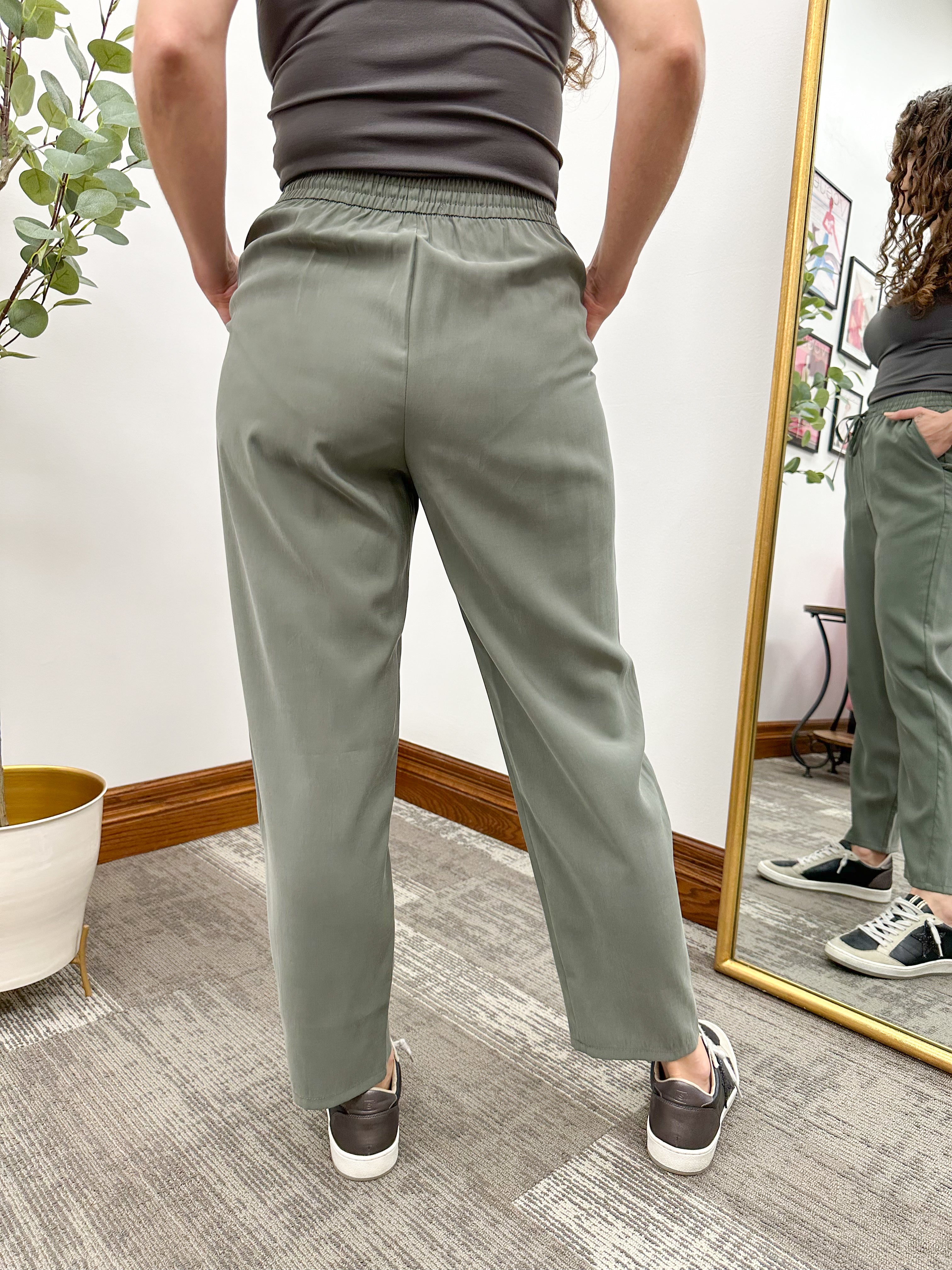 Mary Olive Cropped Elastic Waist Pants