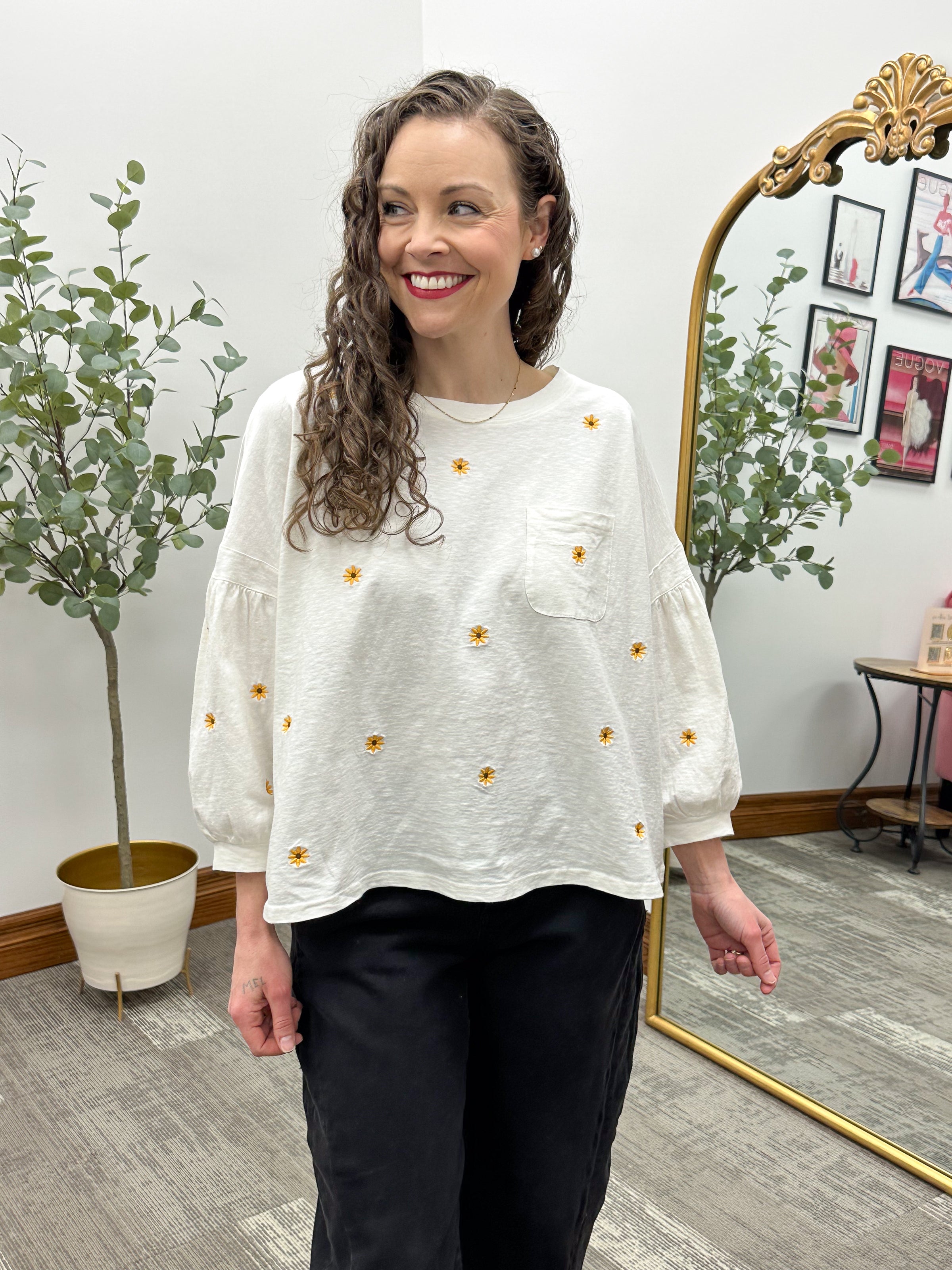 Daisy Embroidered 3/4 Sleeve Top