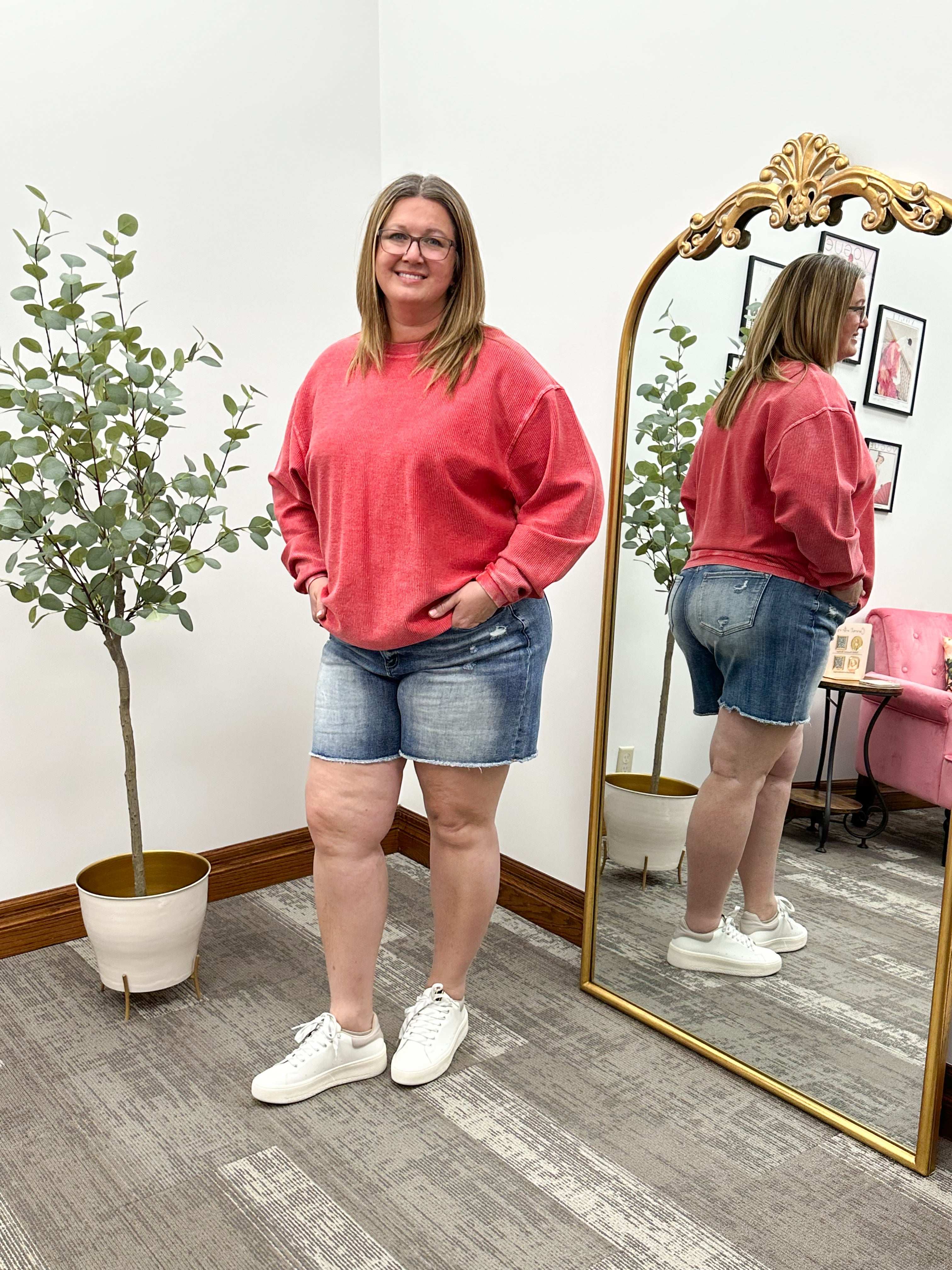 Super HR Frayed Hem Denim Shorts