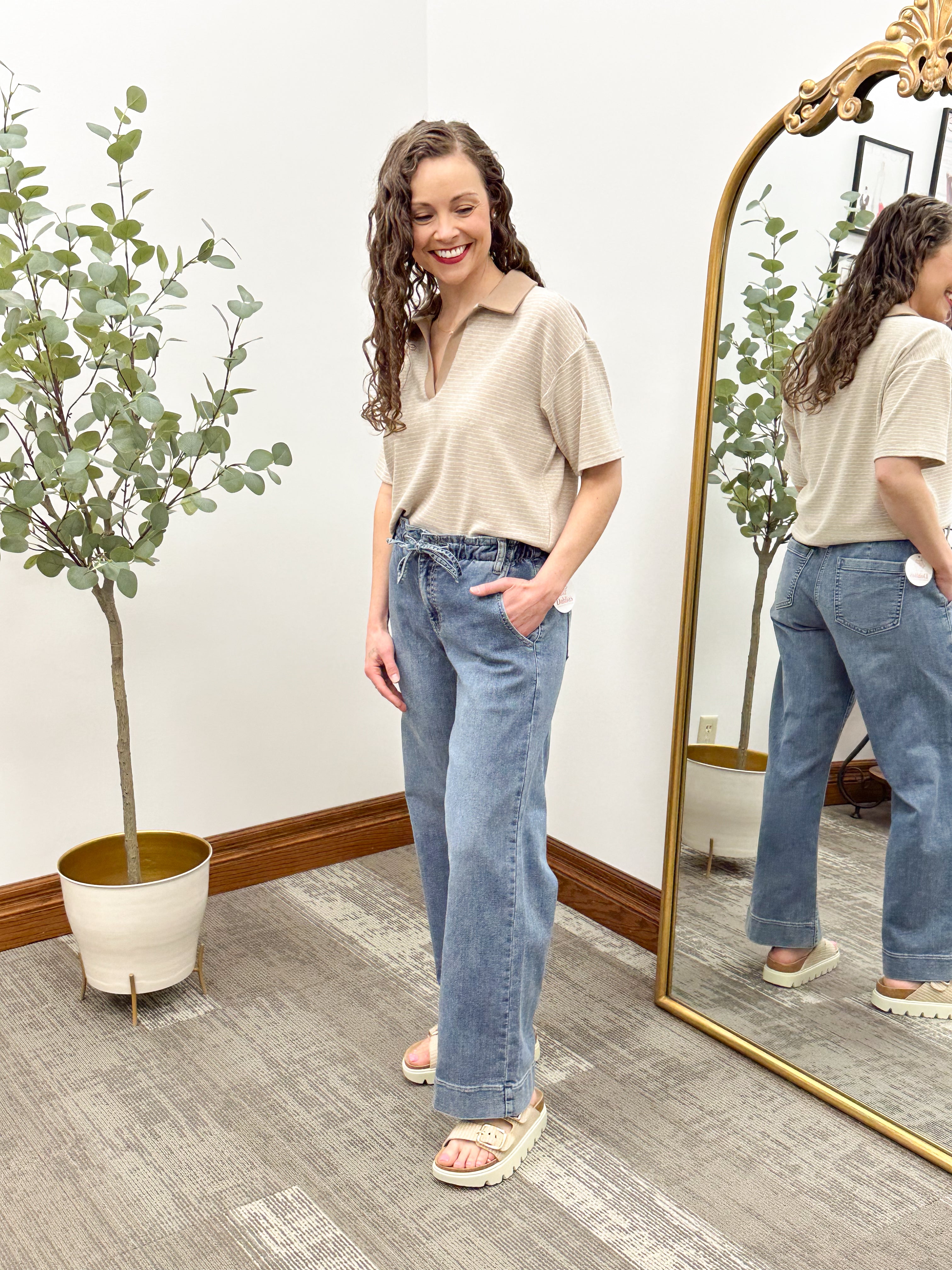 Calix Tan & White Top