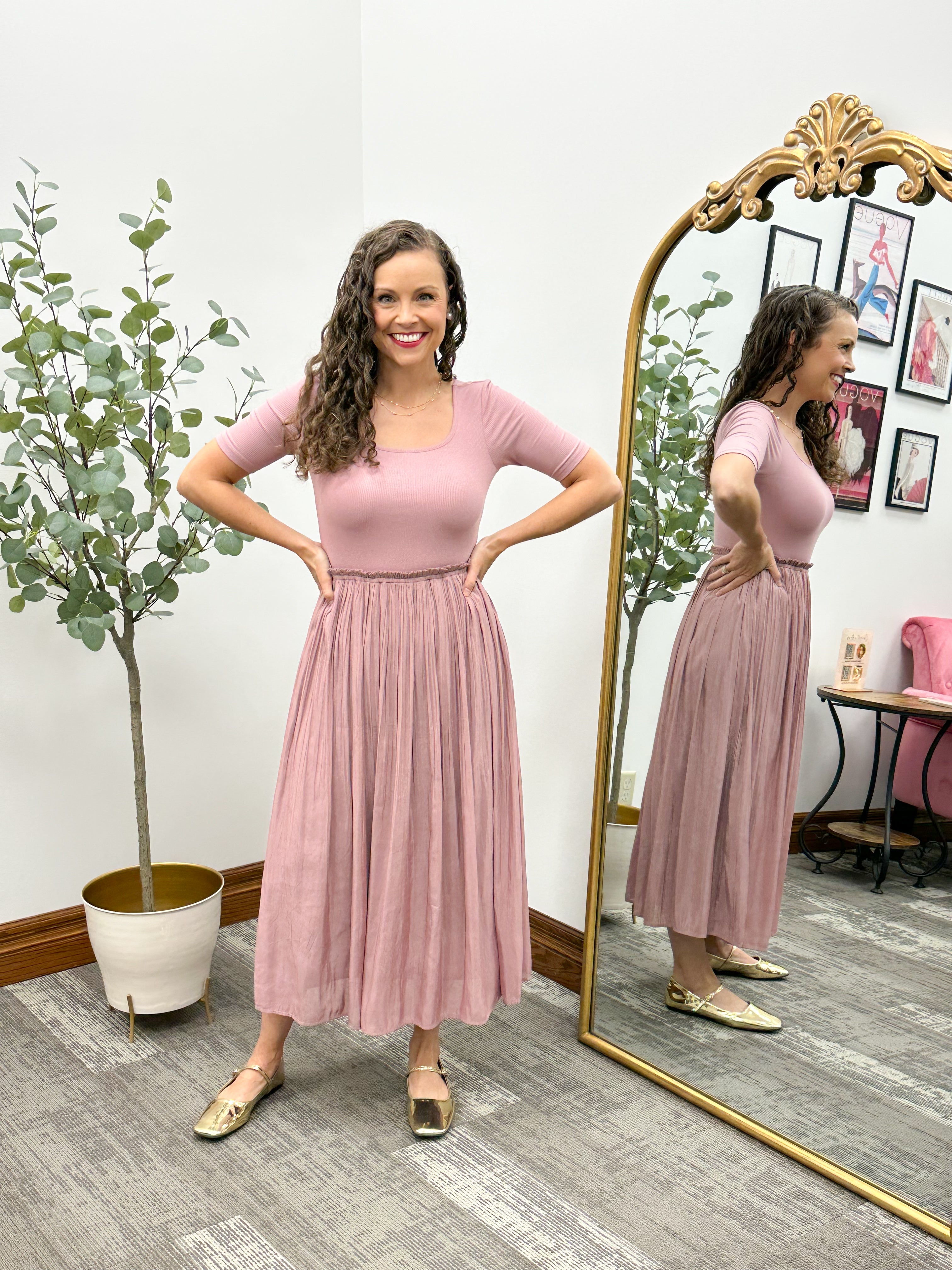 Mauve Short Sleeve Pleated Skirt Dress