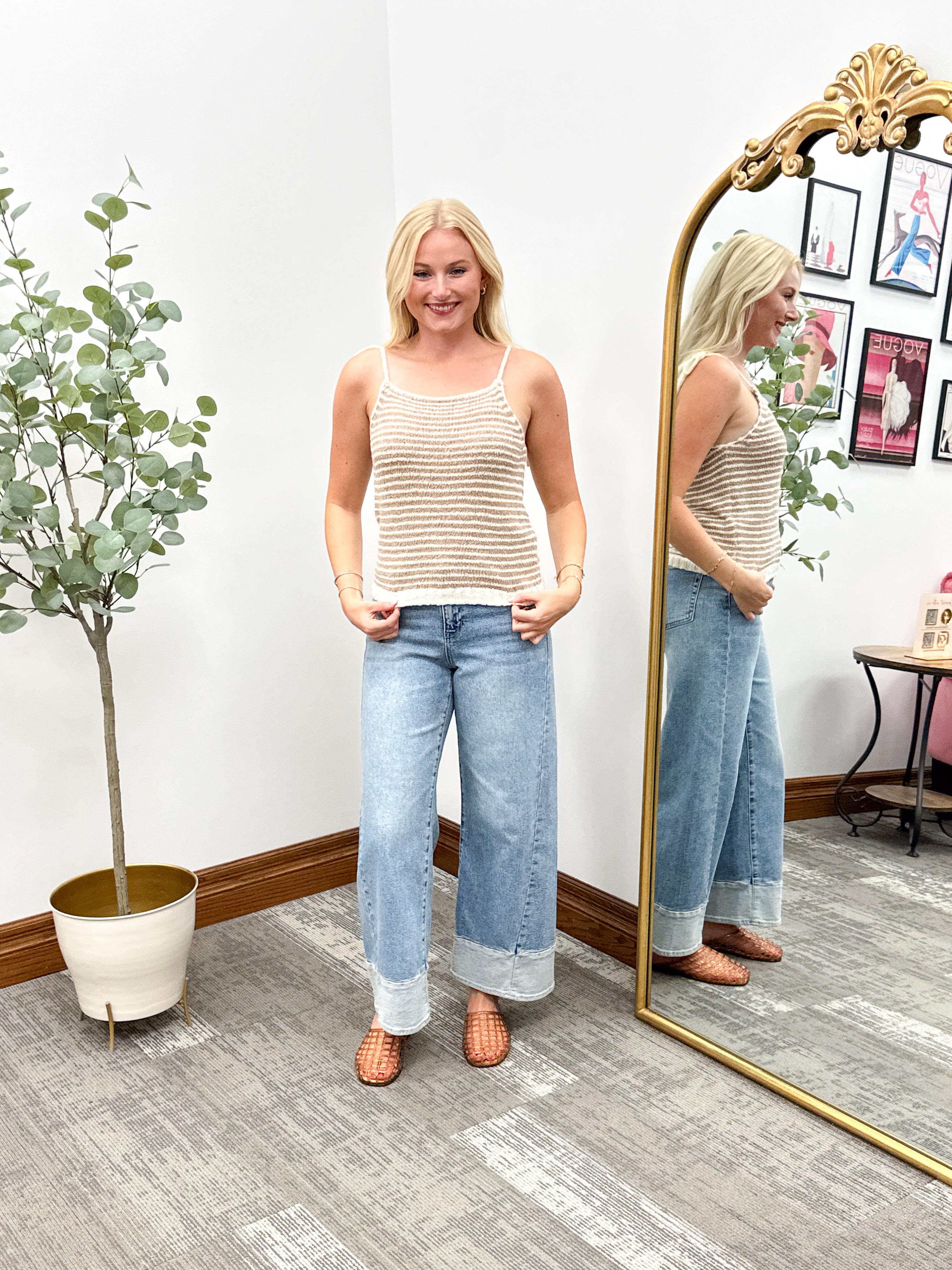 Light Wash Toned Hem Seam MR Wide Leg Jeans