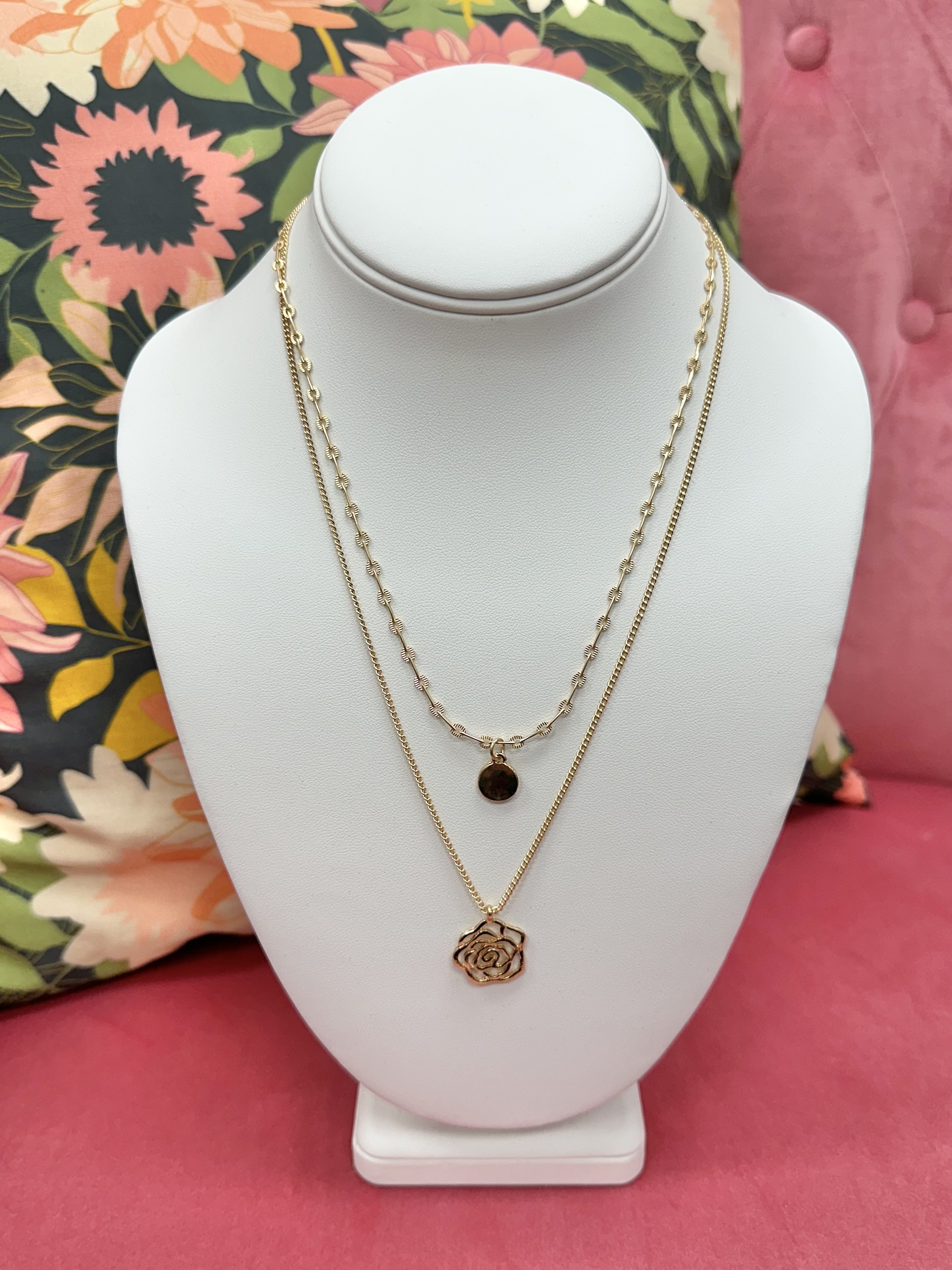 Cutout Flower Pendant Necklace