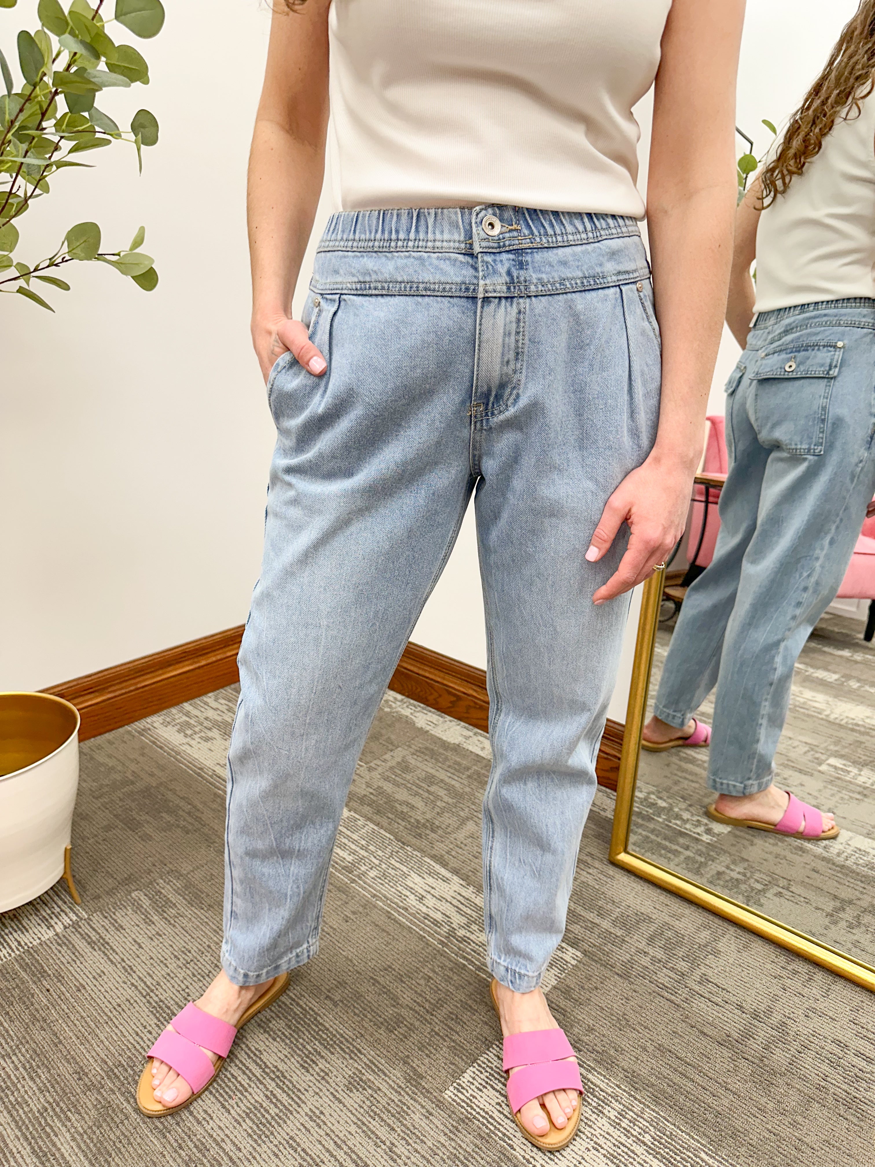 Barb Tapered Pleat Jeans