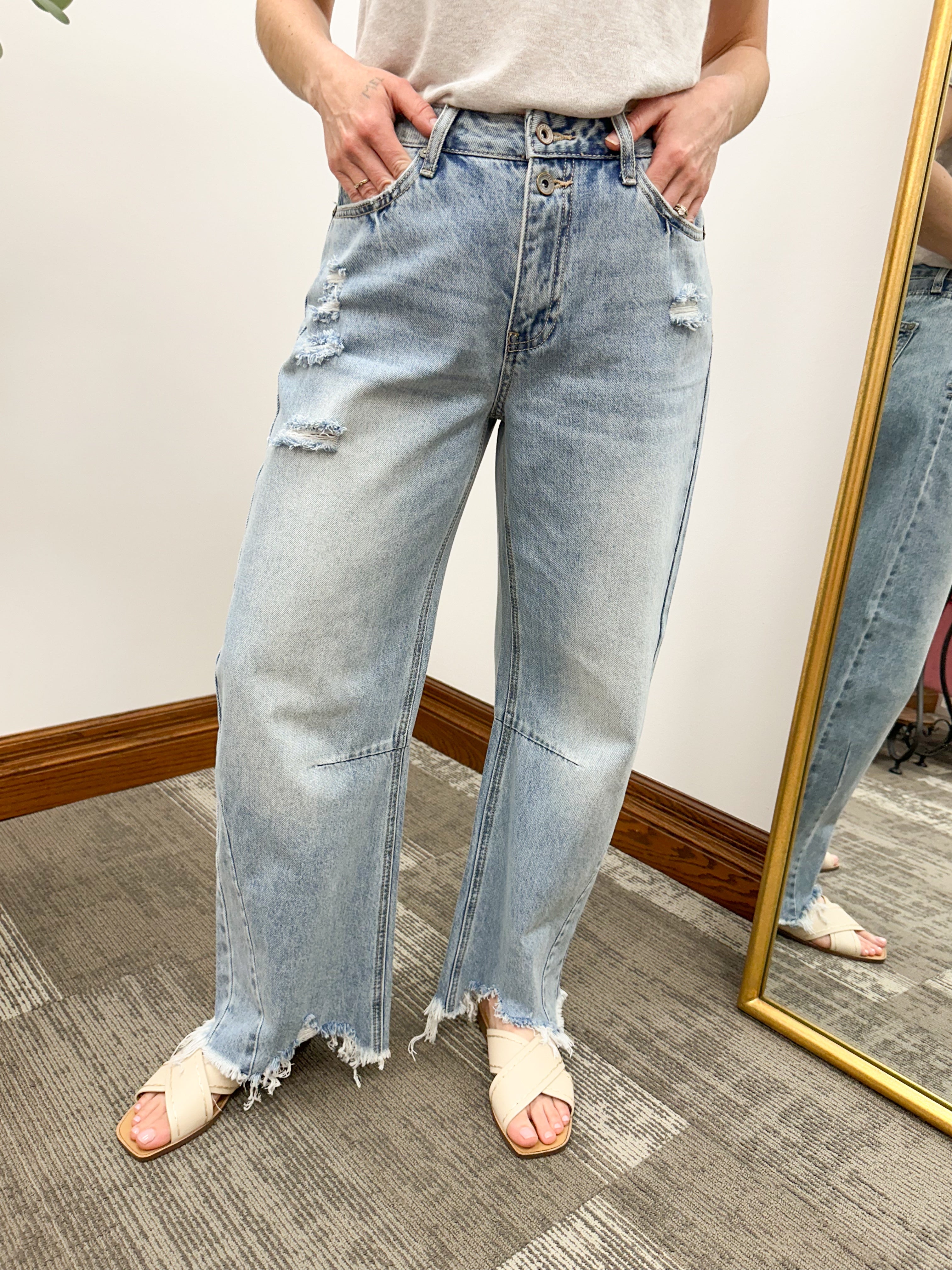 Stef HR Distressed Barrel Jeans